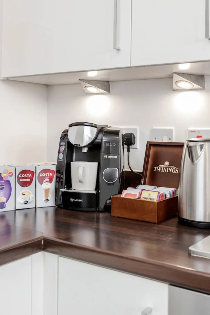 Lovely 2-bed House With 2 Bathrooms in Dartford