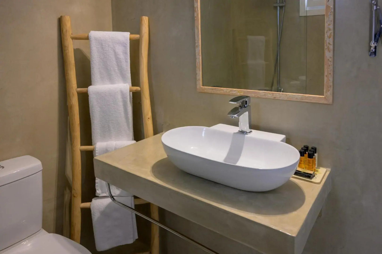 Oikies Small Elegant Houses