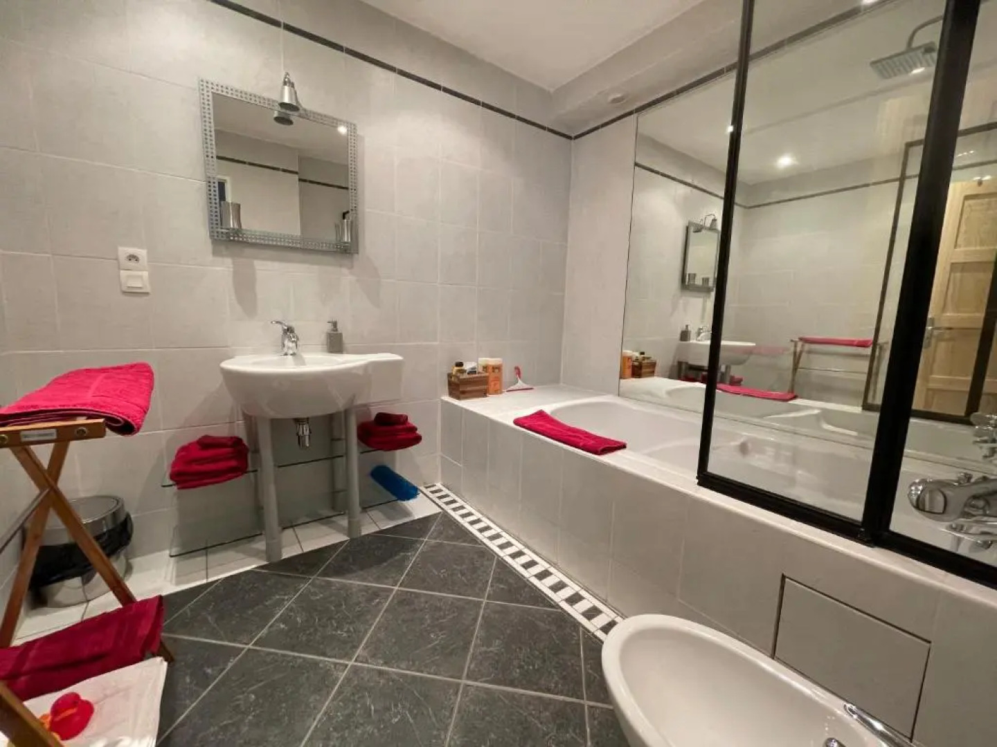 Appartement au calme avec terrasse verdoyante entre Annecy et Genève