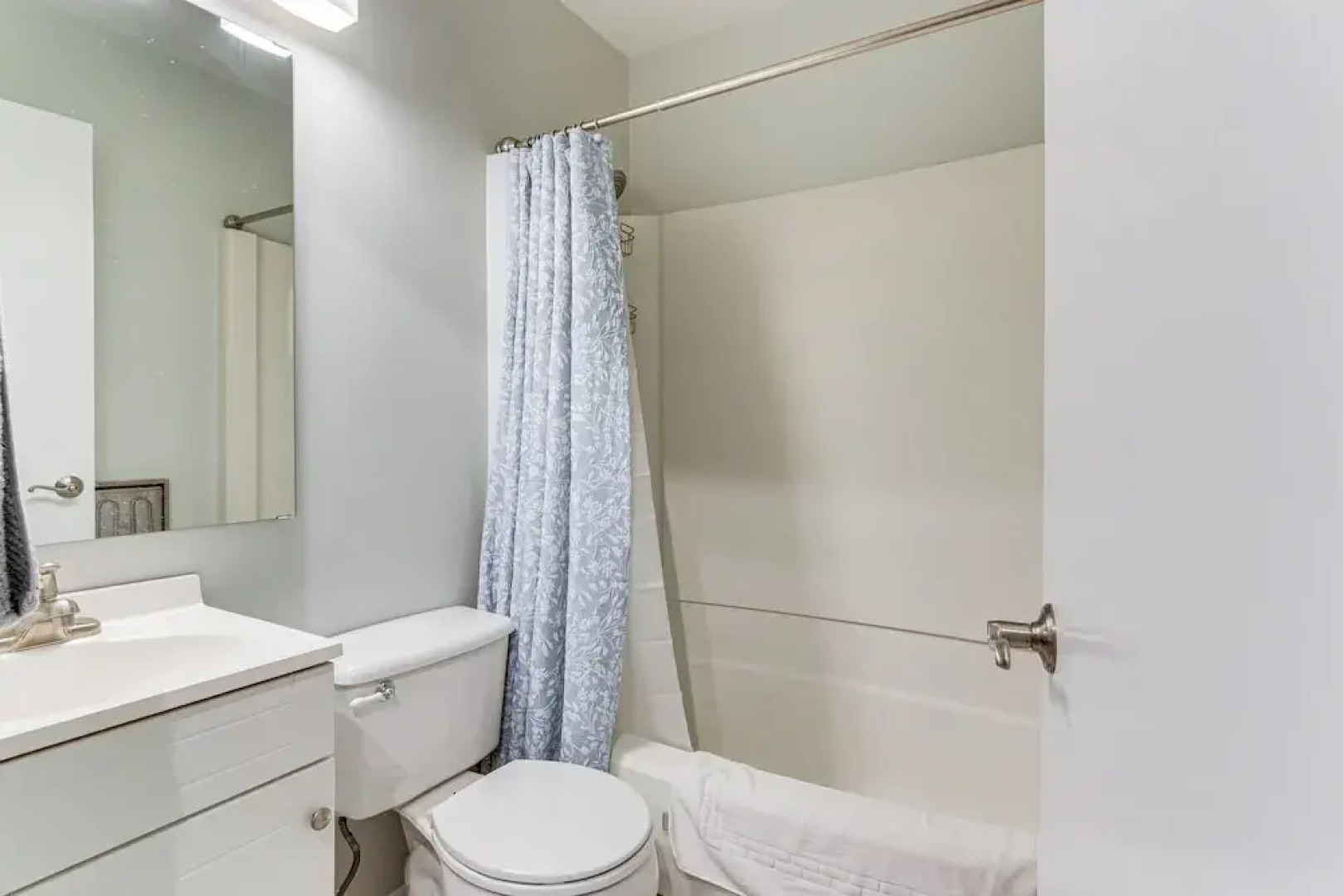 4 Mi to Penn State: Suburban Happy Valley Home