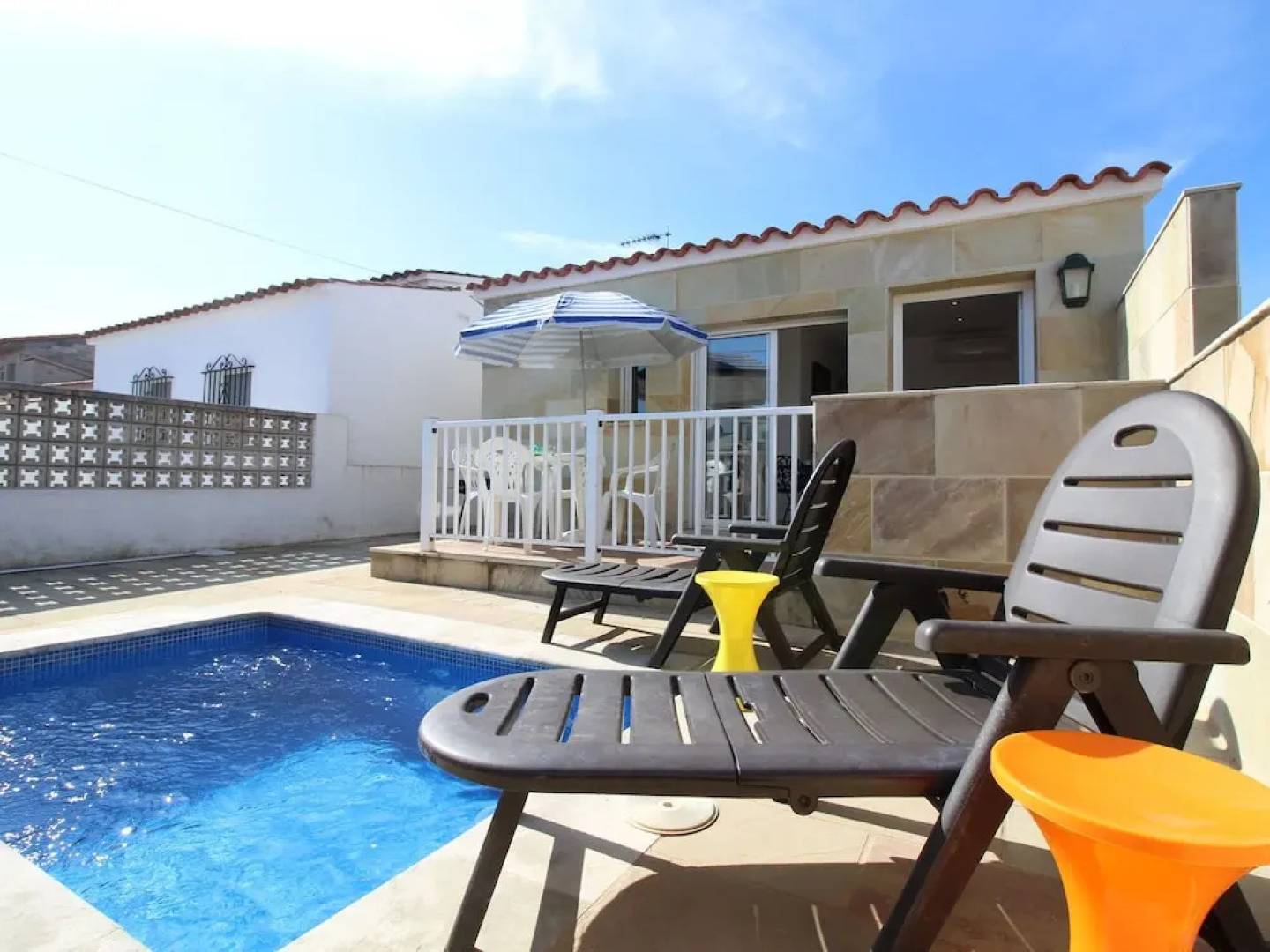 Peaceful Holiday Home with Private Pool in Empuriabrava