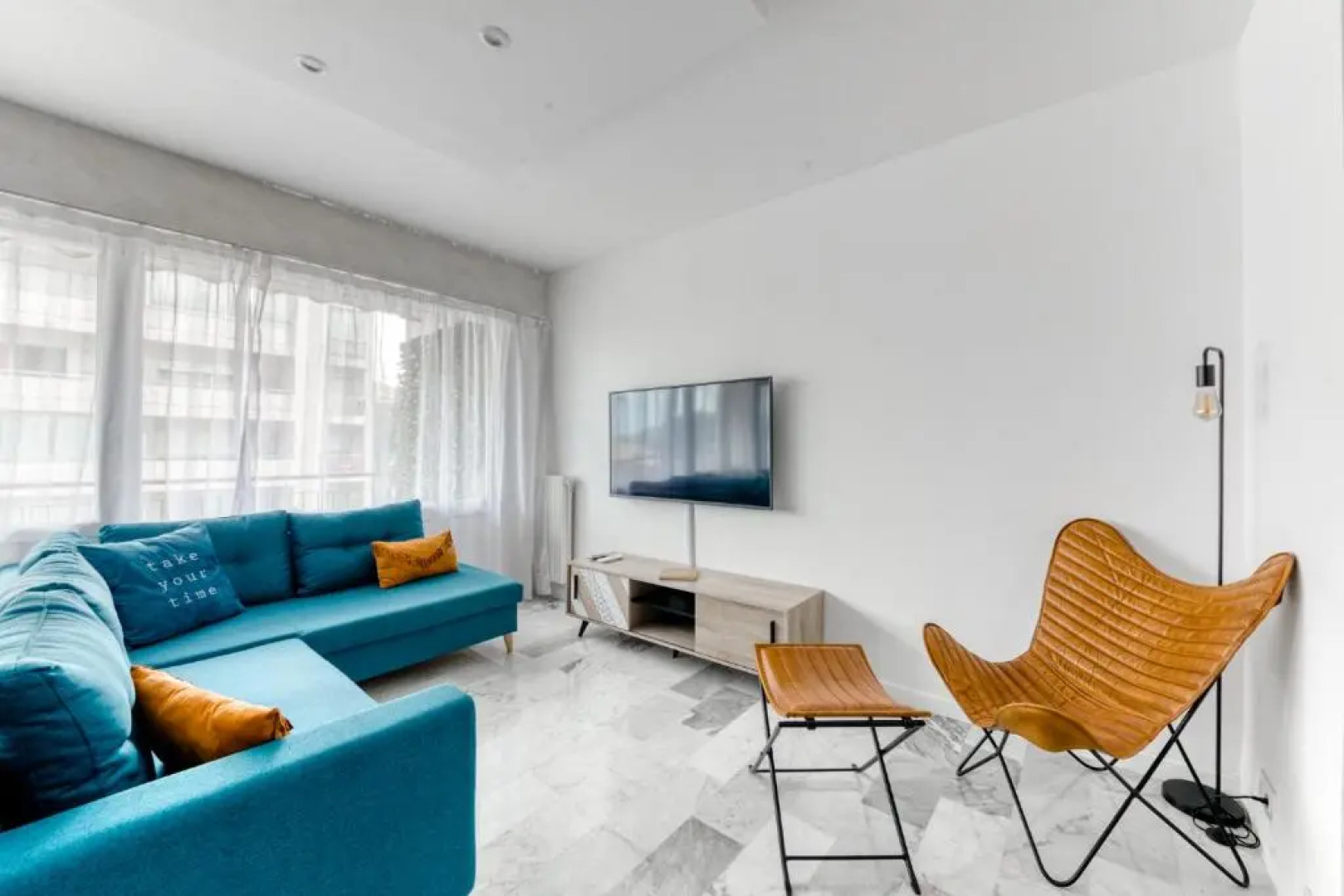 4P Modern & Secured Parking