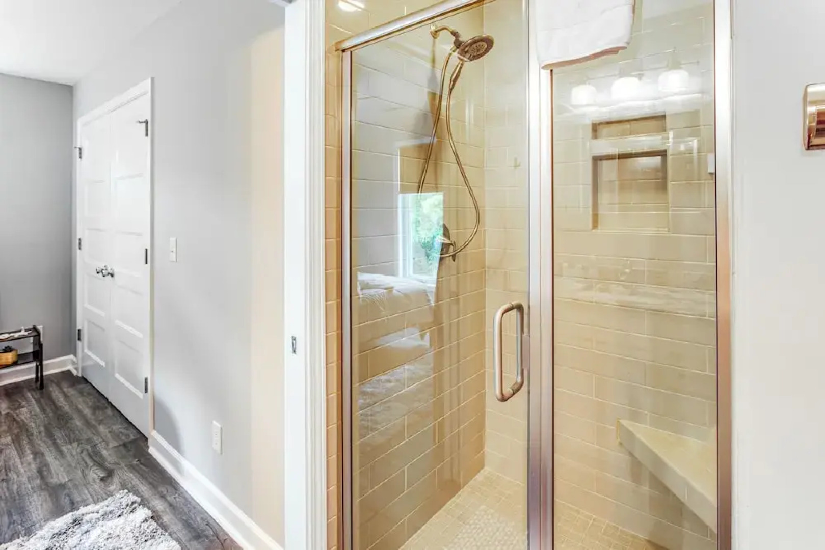 Little River Cottage with Deck