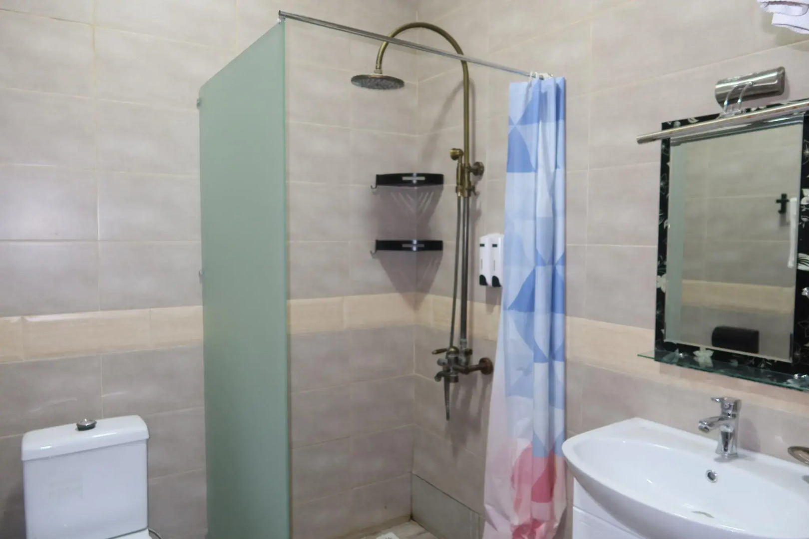 Sultan Kyzyl-Kia (Султан Кызыл-Кия)