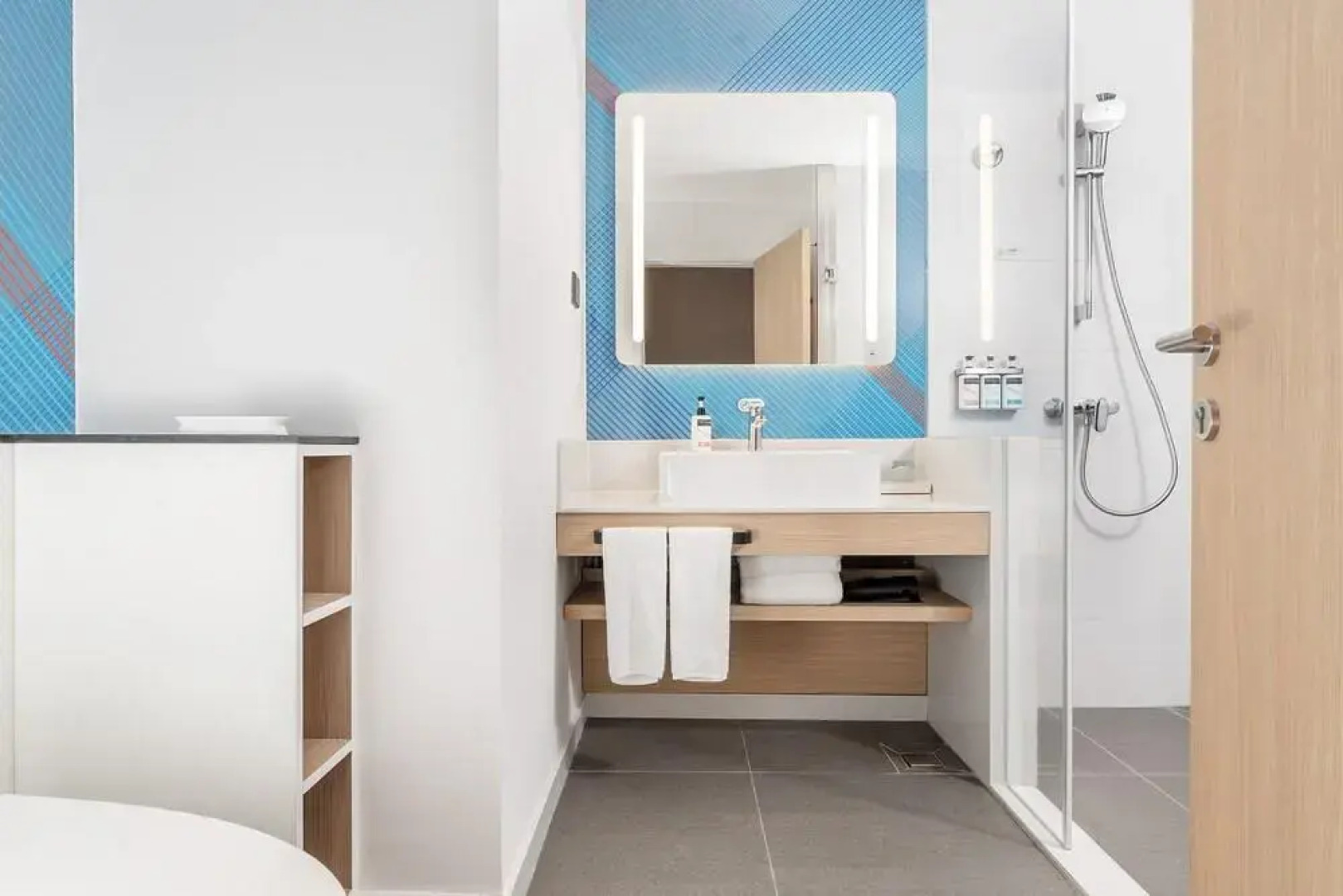 Holiday Inn Express Dangdong City Center by IHG