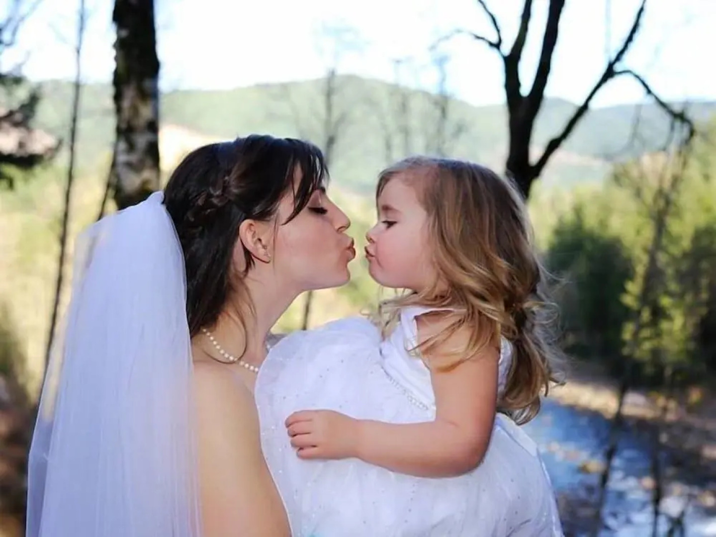 Sandy Salmon Bed & Breakfast Lodge