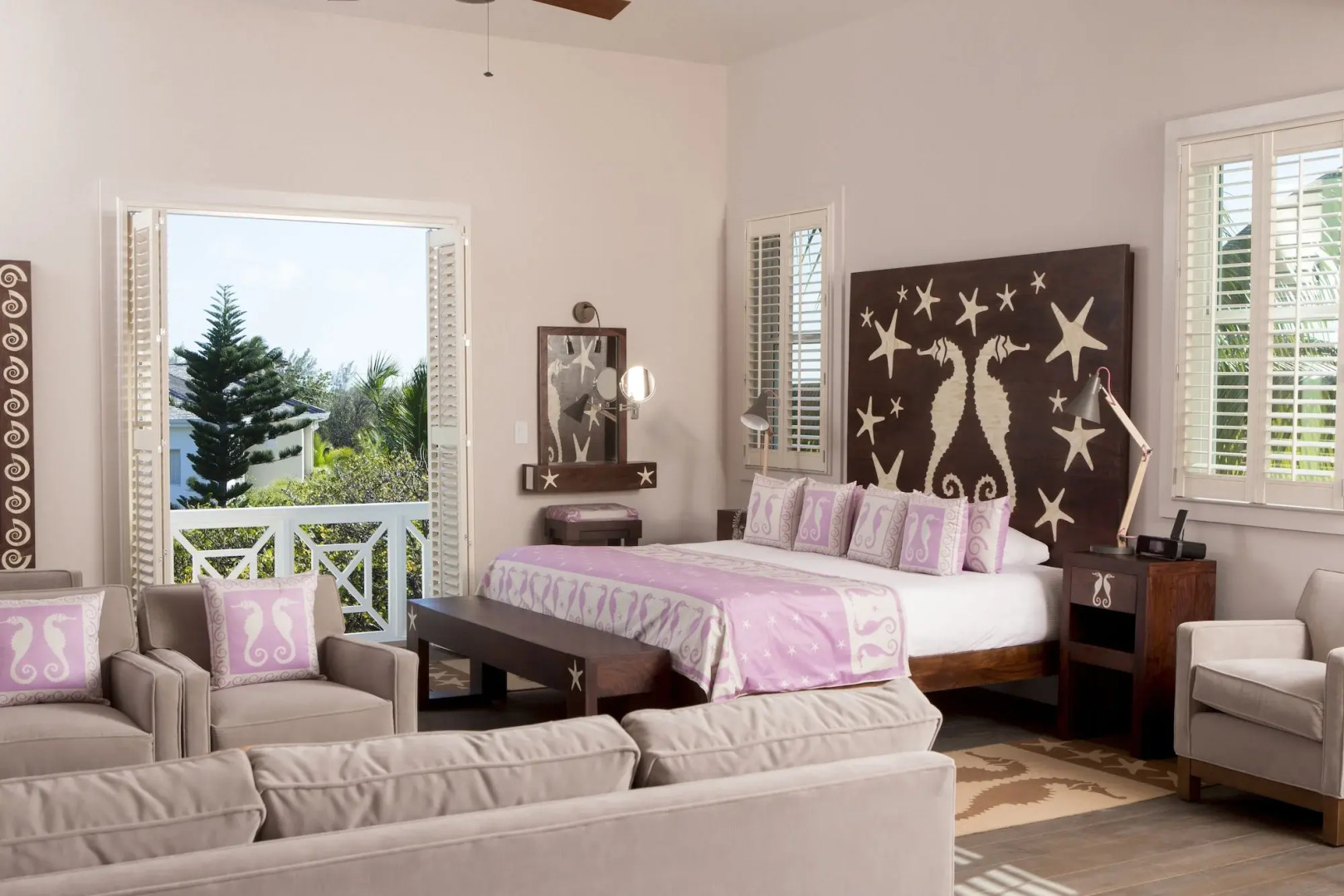 Coral Sands Inn & Cottages