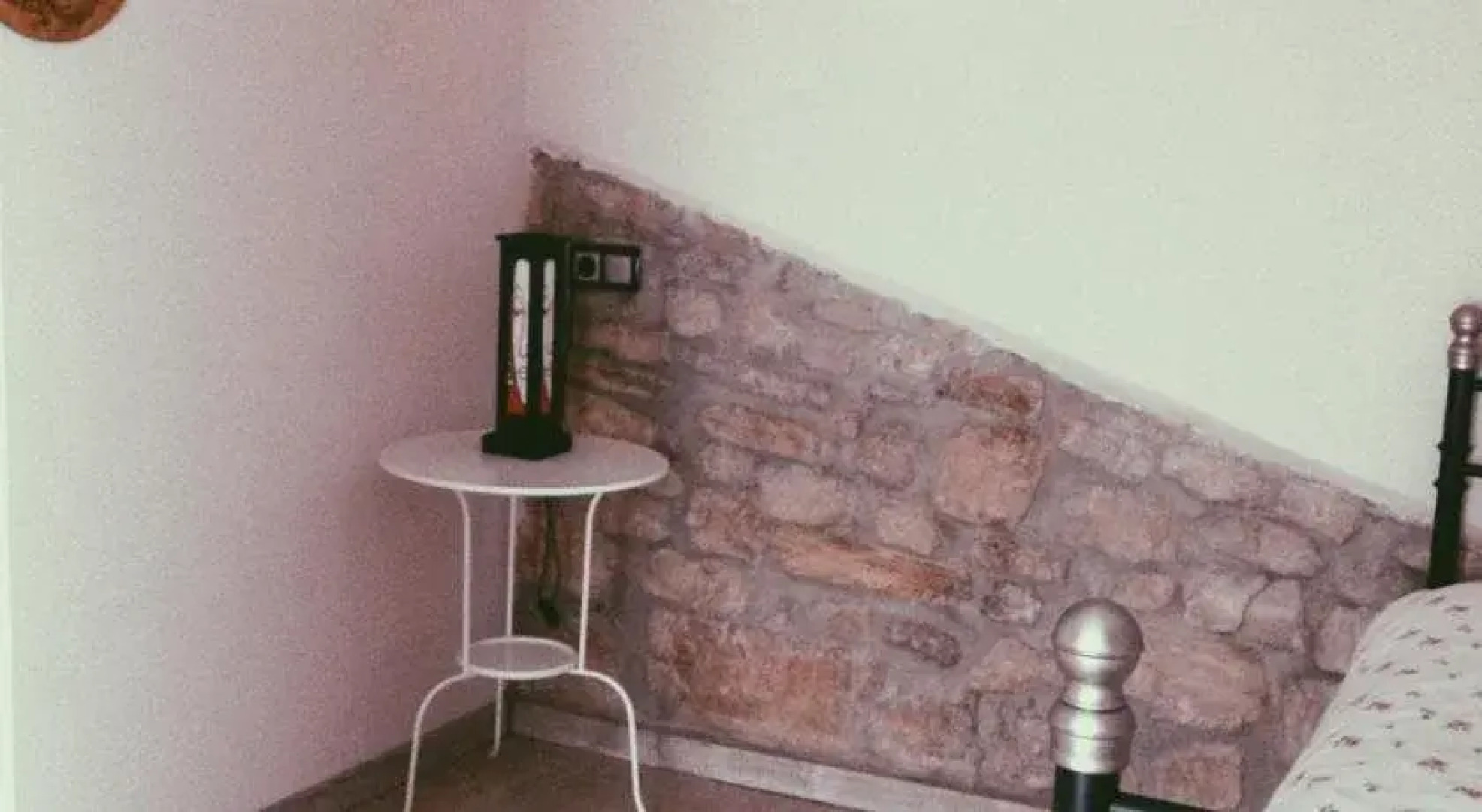 Ana de las Tejas Azules