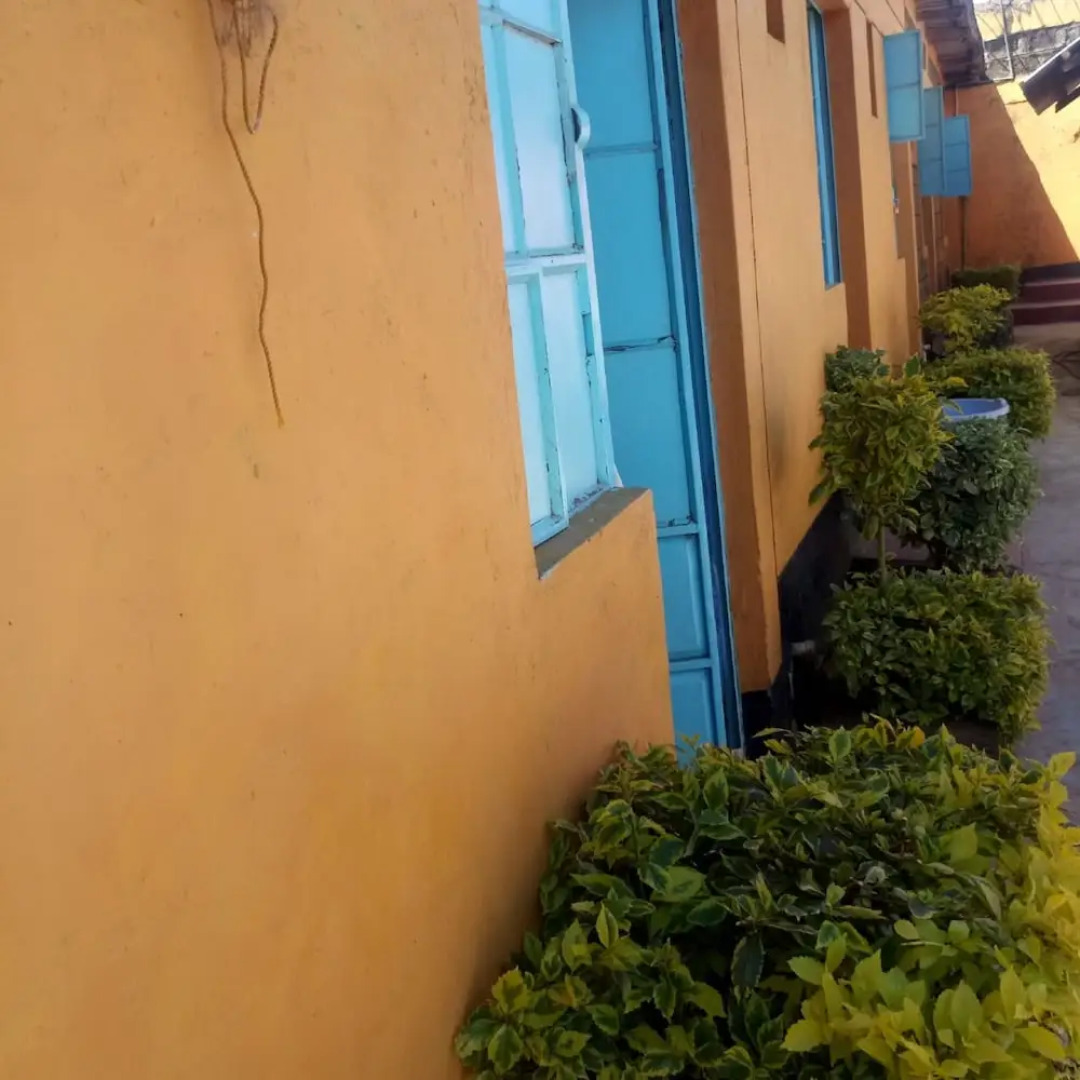 Acaliputo Guest House