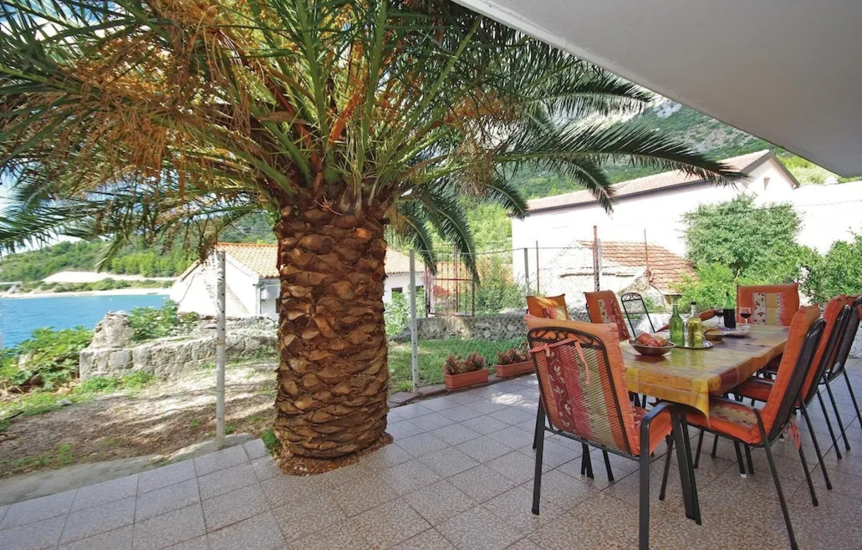 Beautiful Home in Podaca With Wifi and 4 Bedrooms