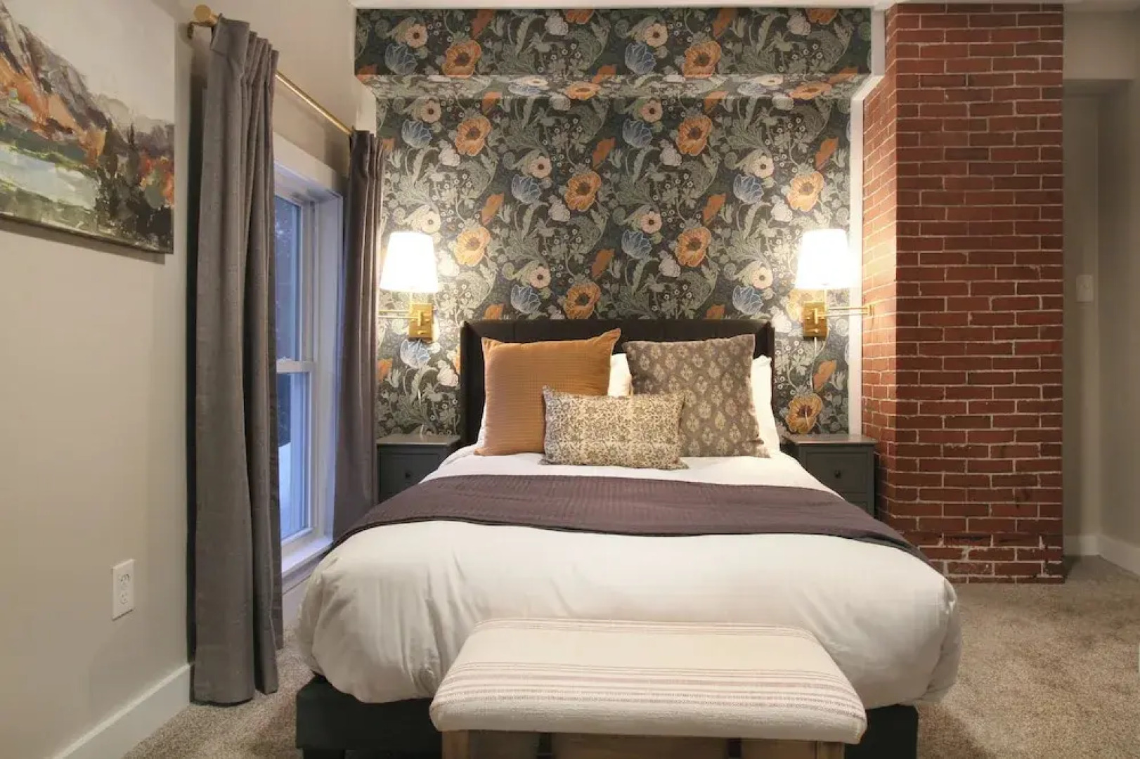 The Aurora Inn & Cottages