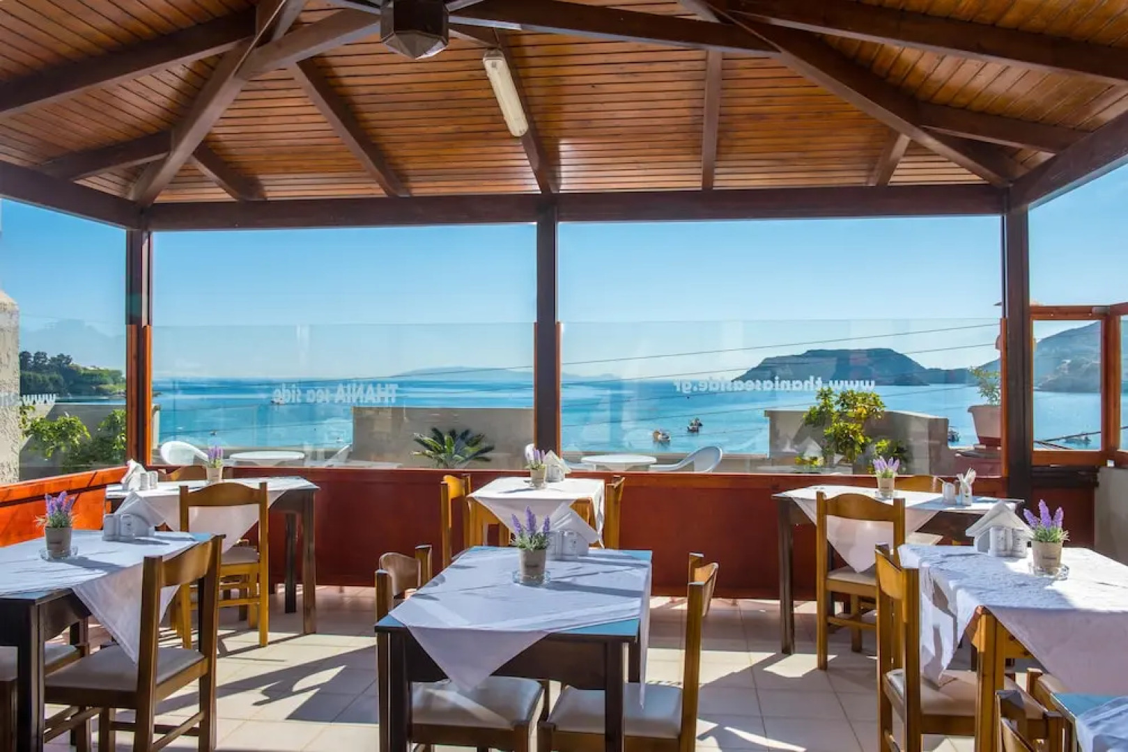 Thania Seaside Smotel - Adults Only