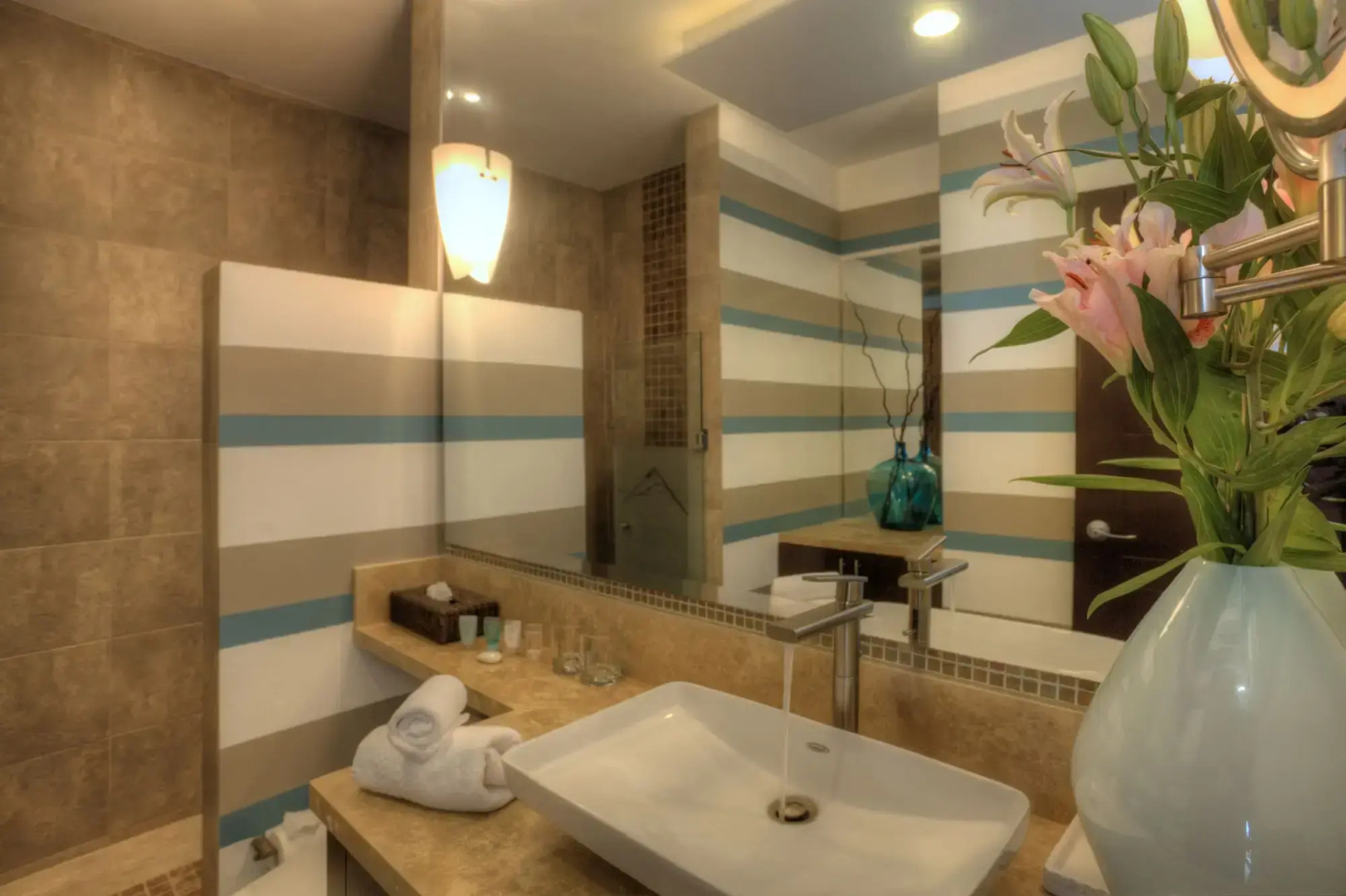 Pinnacle Resorts 180