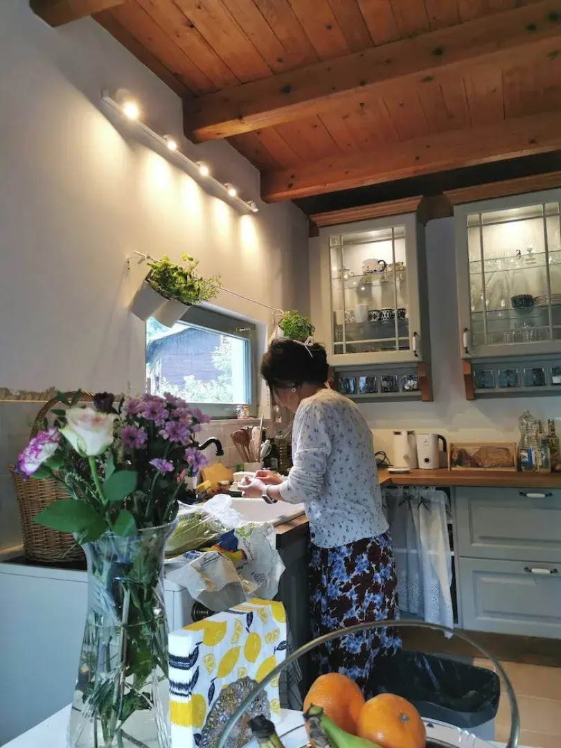 Sunny Wooden House on Creek, 30 Minutes Prague