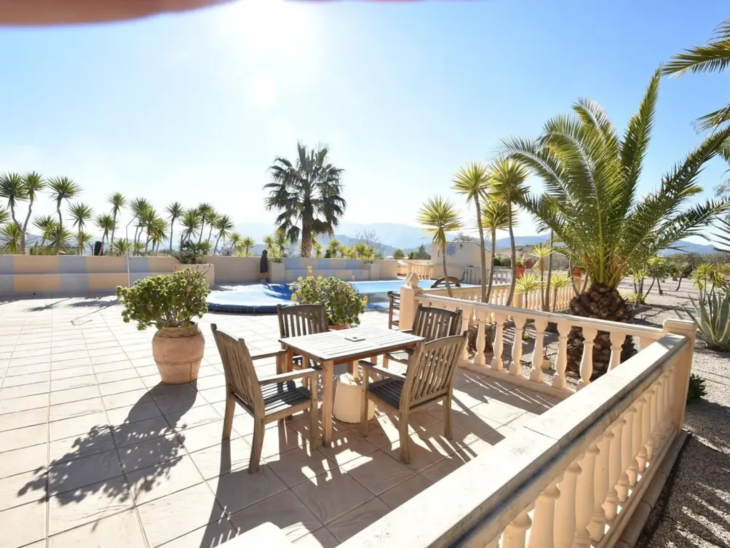 Comfortable Holiday Home With Swimming Pool in Valencia