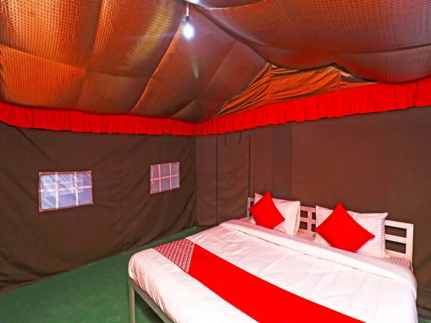 Yoyo Moonlight By OYO Rooms