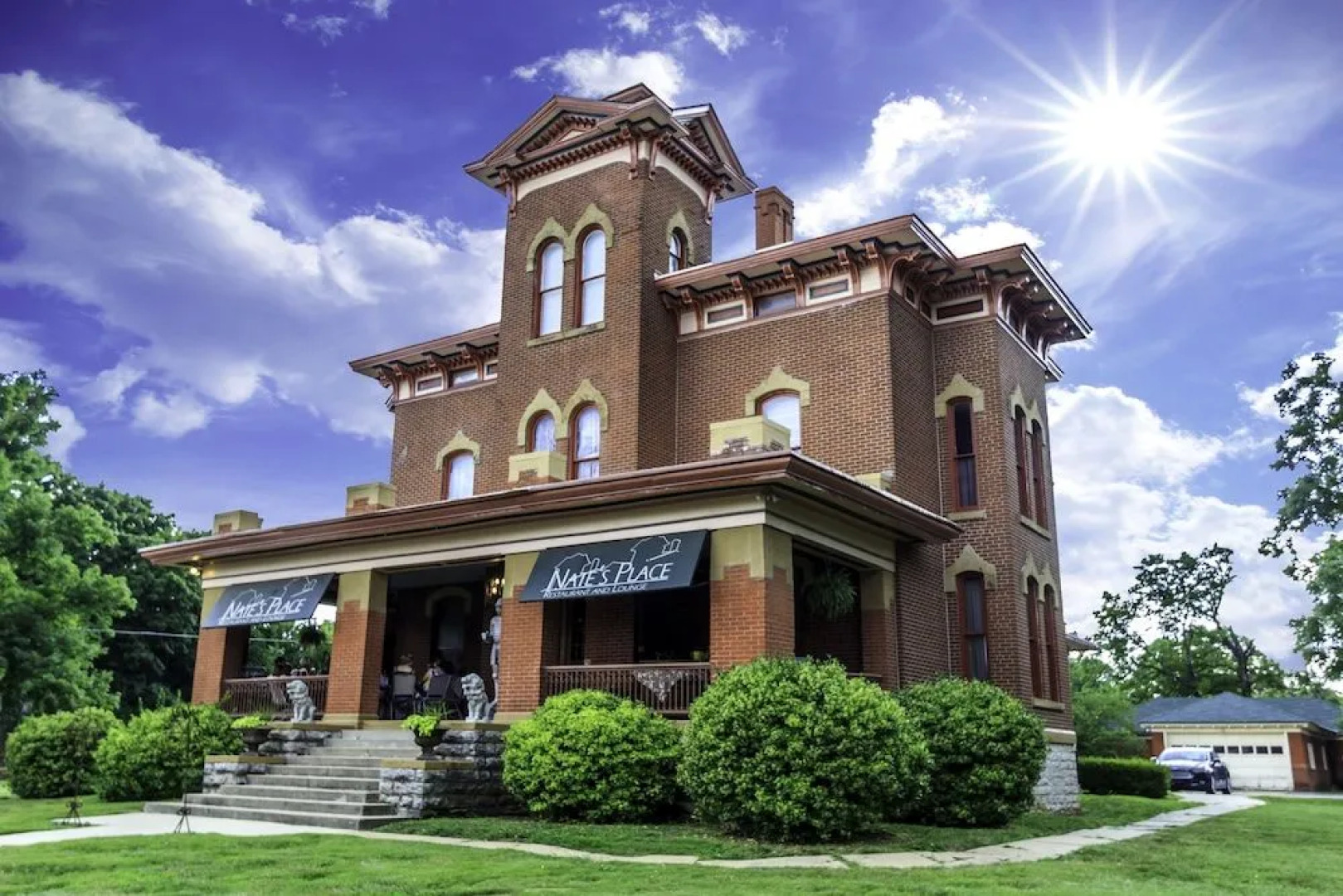 Lyons' Twin Mansions B&B and Spa