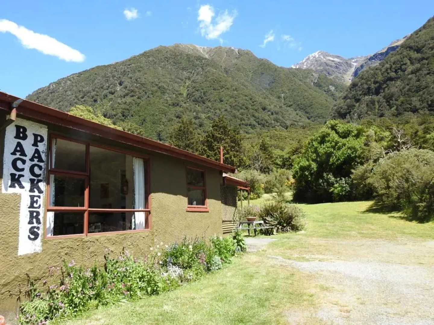 Rata Lodge Backpackers