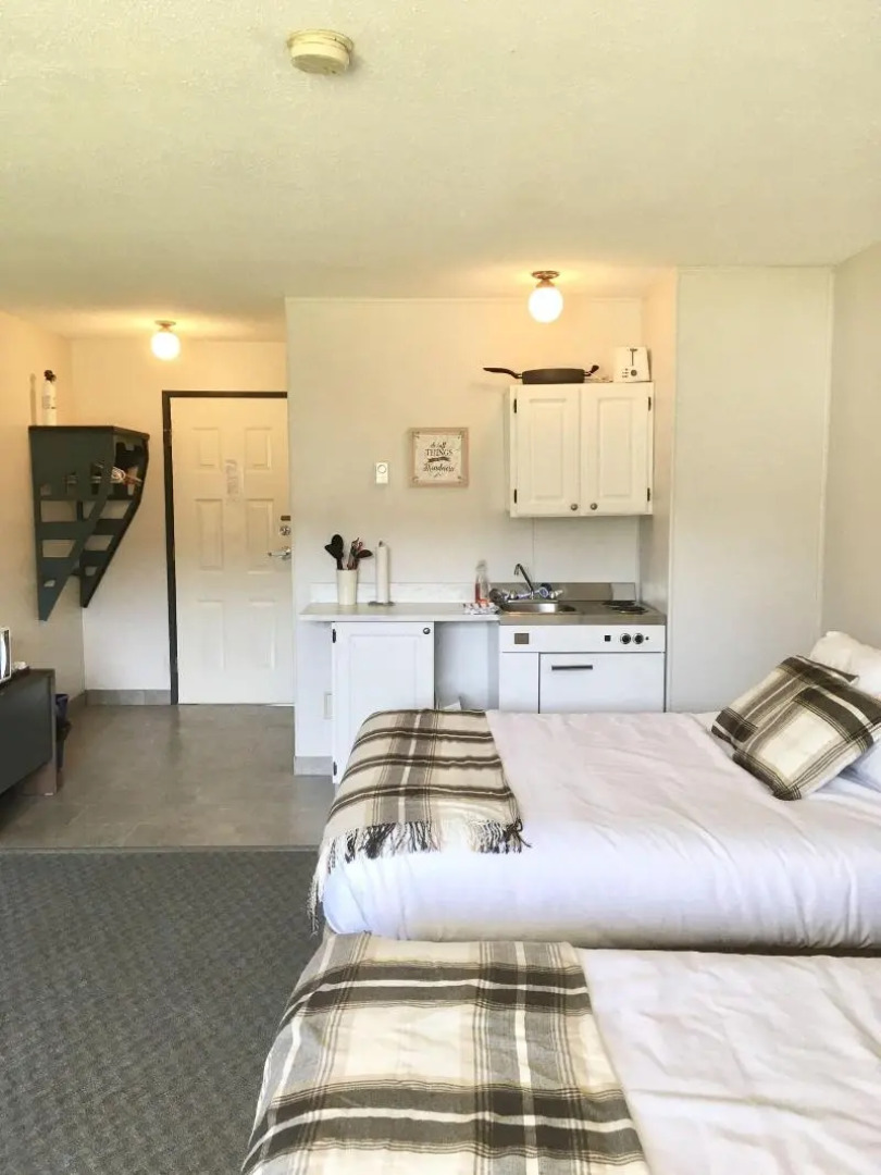 Christina Lake Village