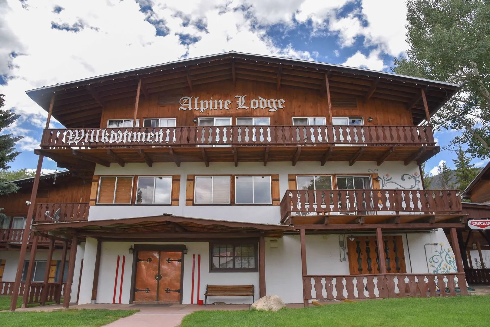 Alpine Lodge