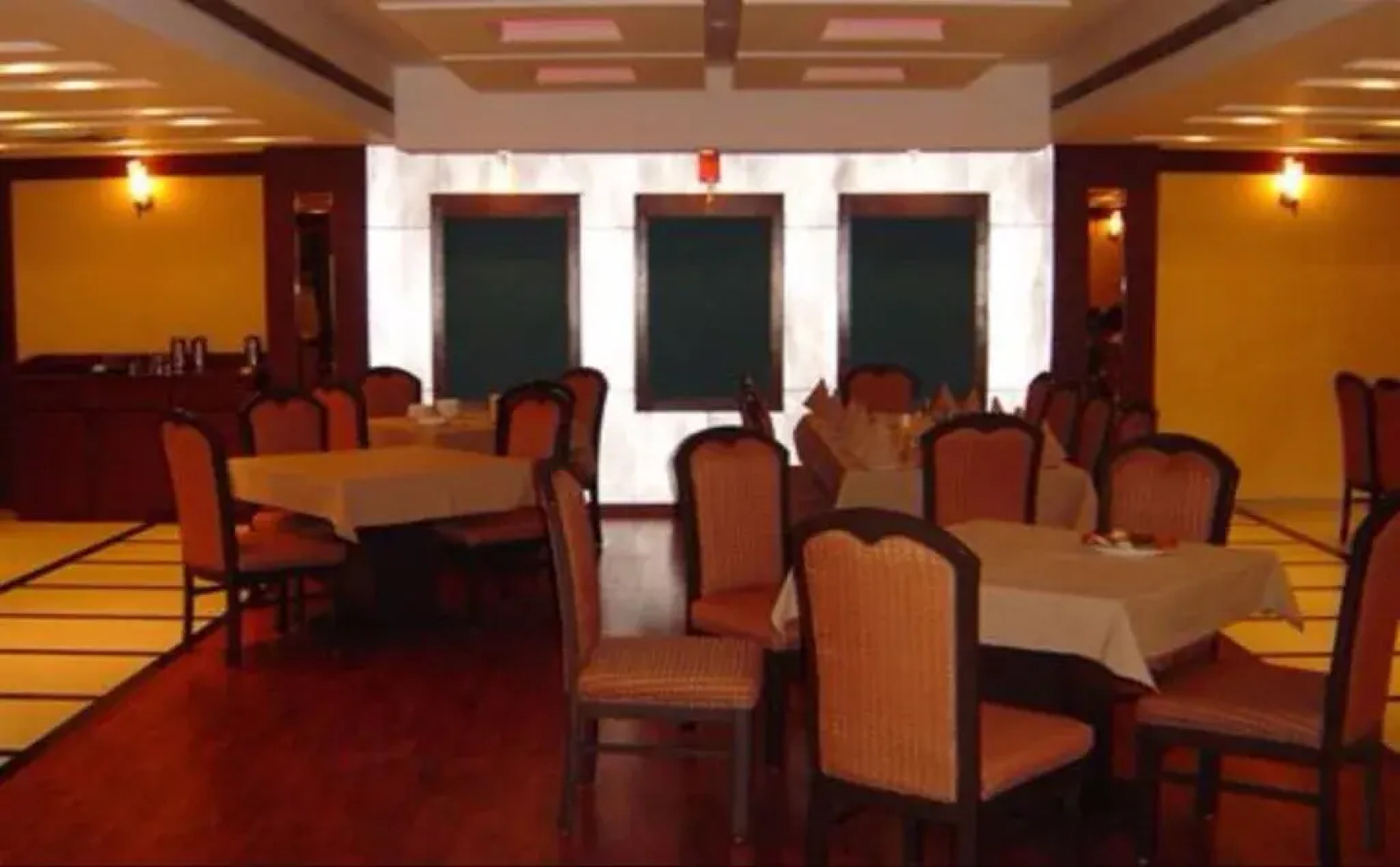 Hotel Raj Continental