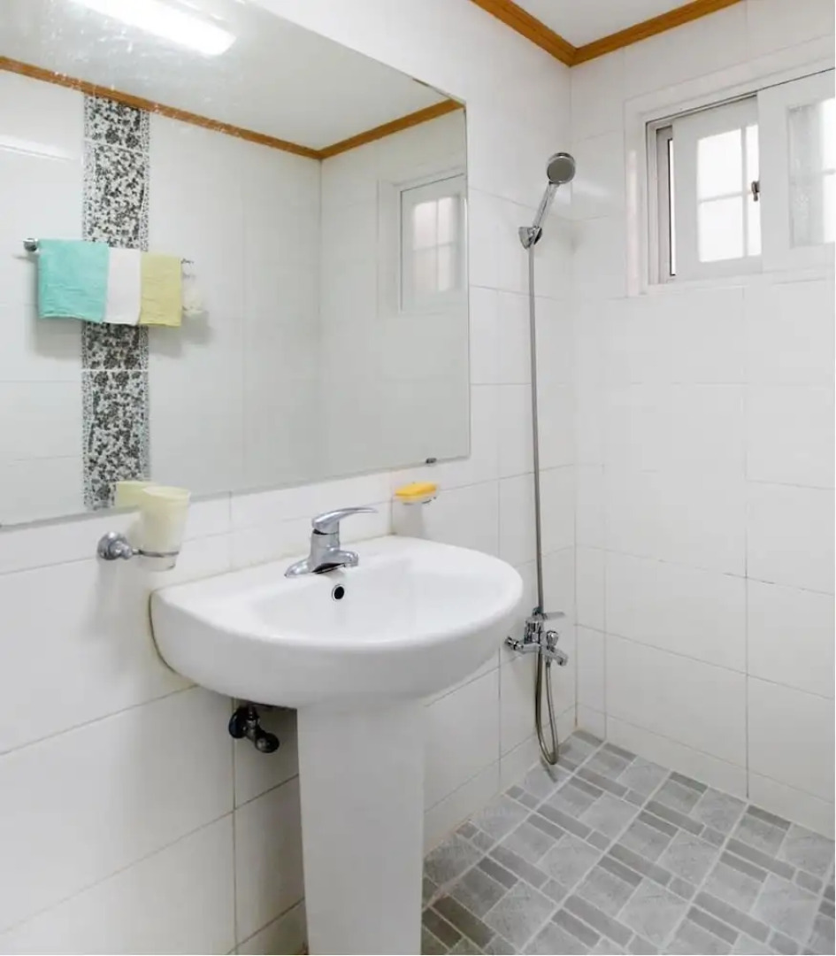 Baenae-gol Picture and Garden Pension