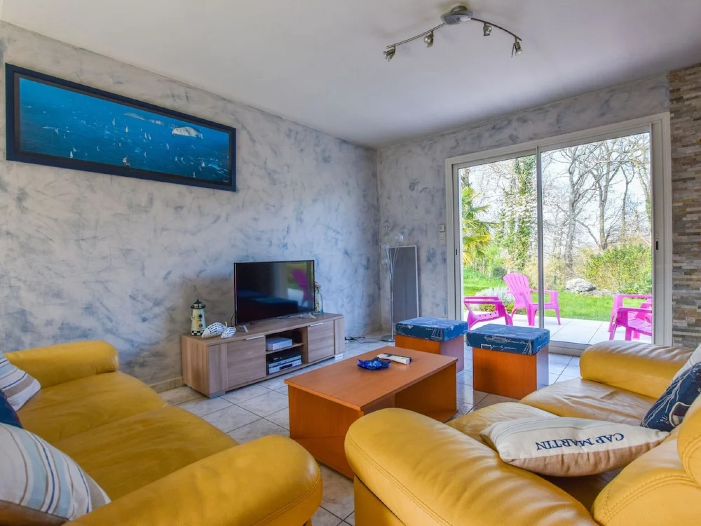 Beautiful Holiday Home With Large Garden in Brittany 1 km From the Beach