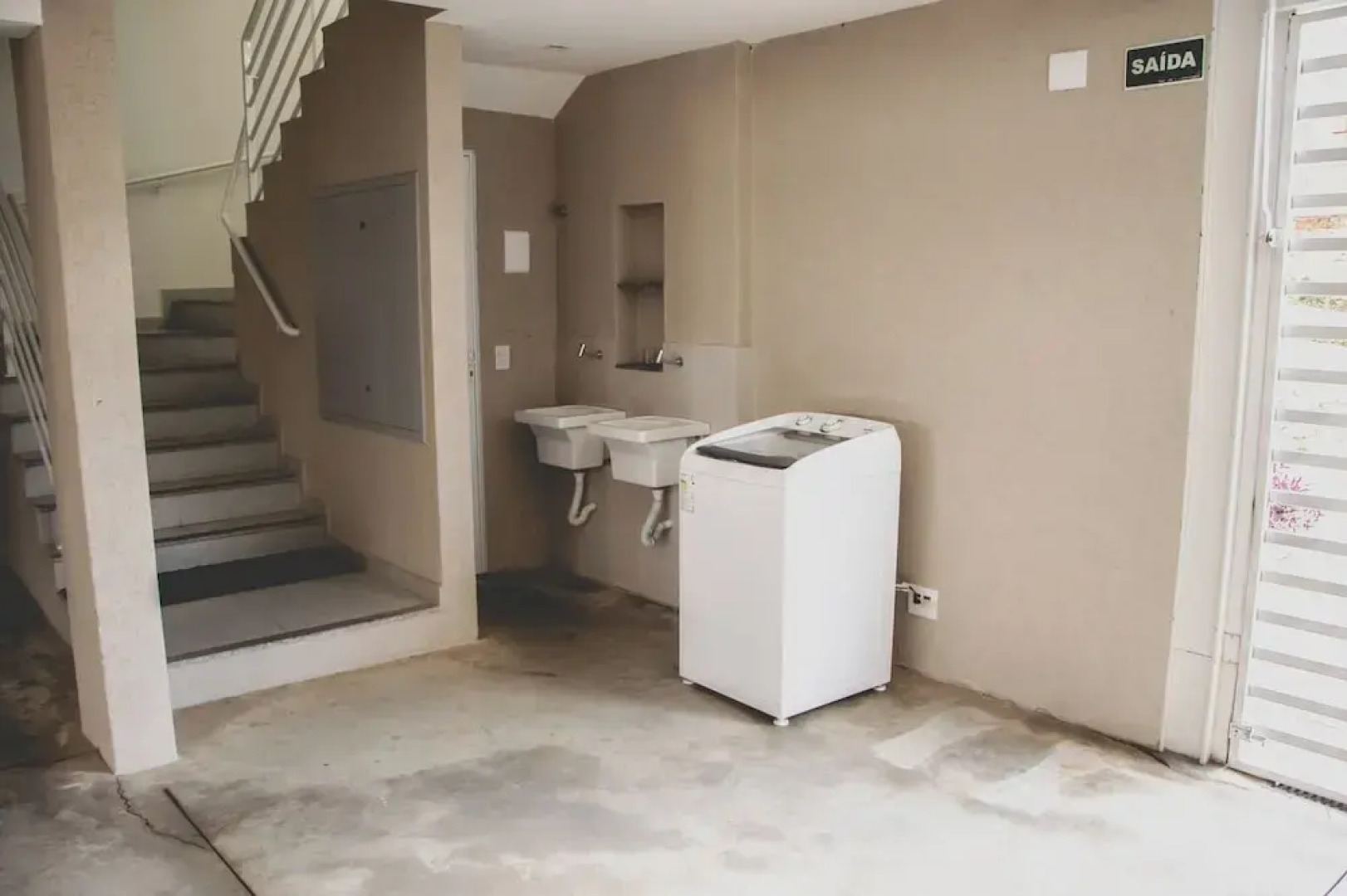 Tima Kitnet Prox Unifei com Wi-fi e Smart TV