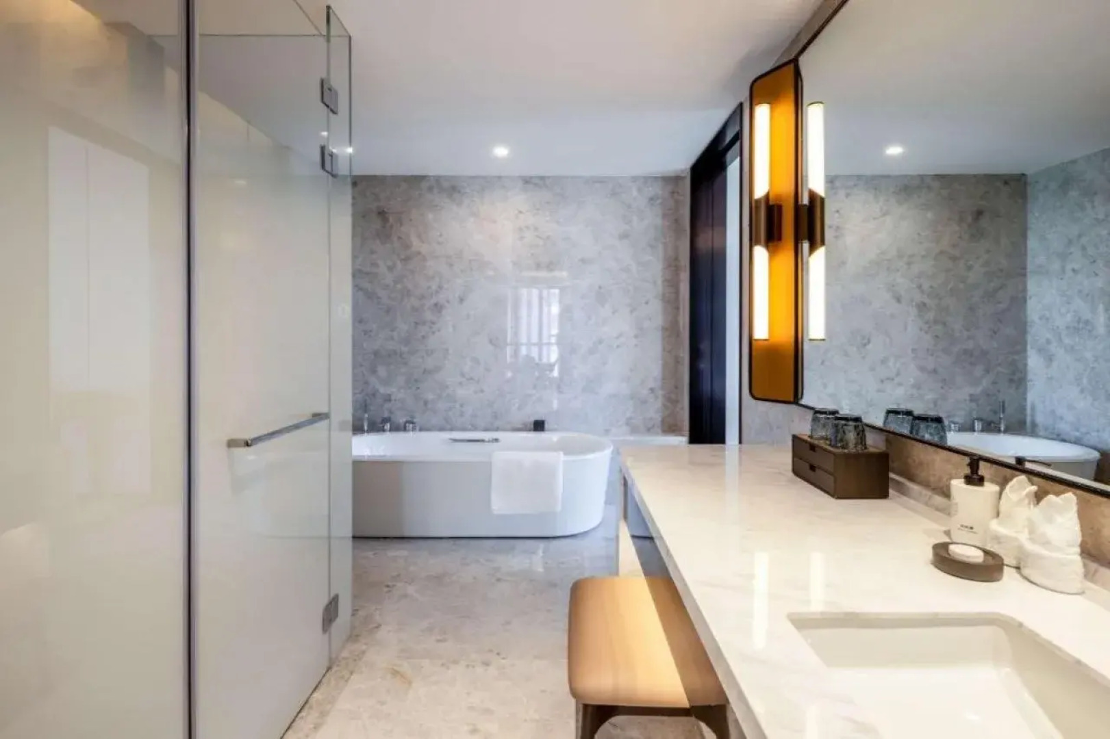 Grand Mercure Yichang Waitan