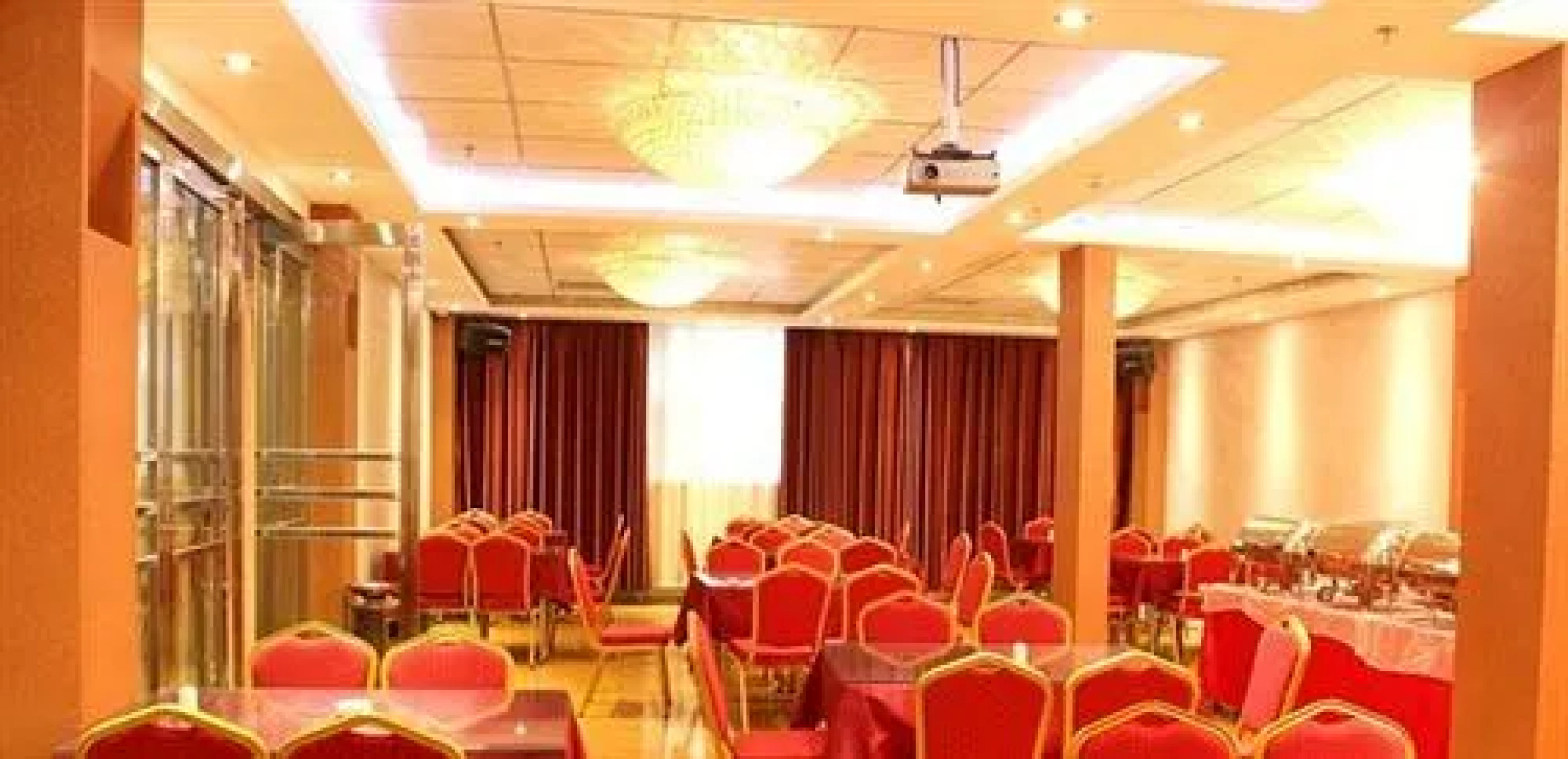 Yinchuan Lang Yue Hotel