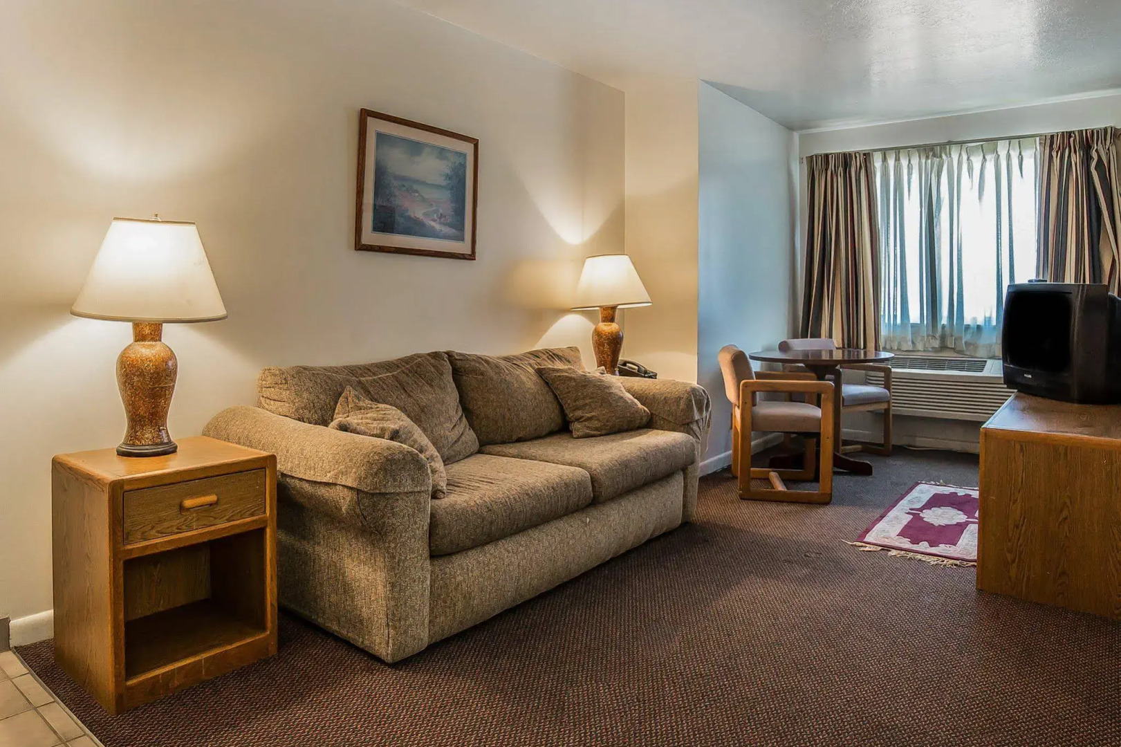 Ameri-Stay Inn & Suites