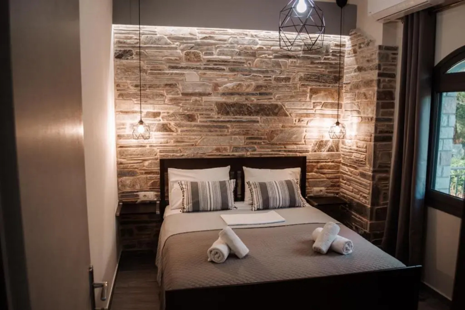 To Petrino (VIlla Markos)