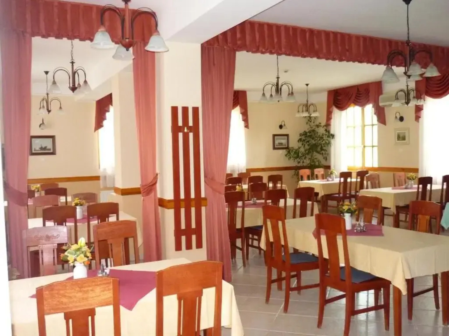 Ádám Tanya Fogadó