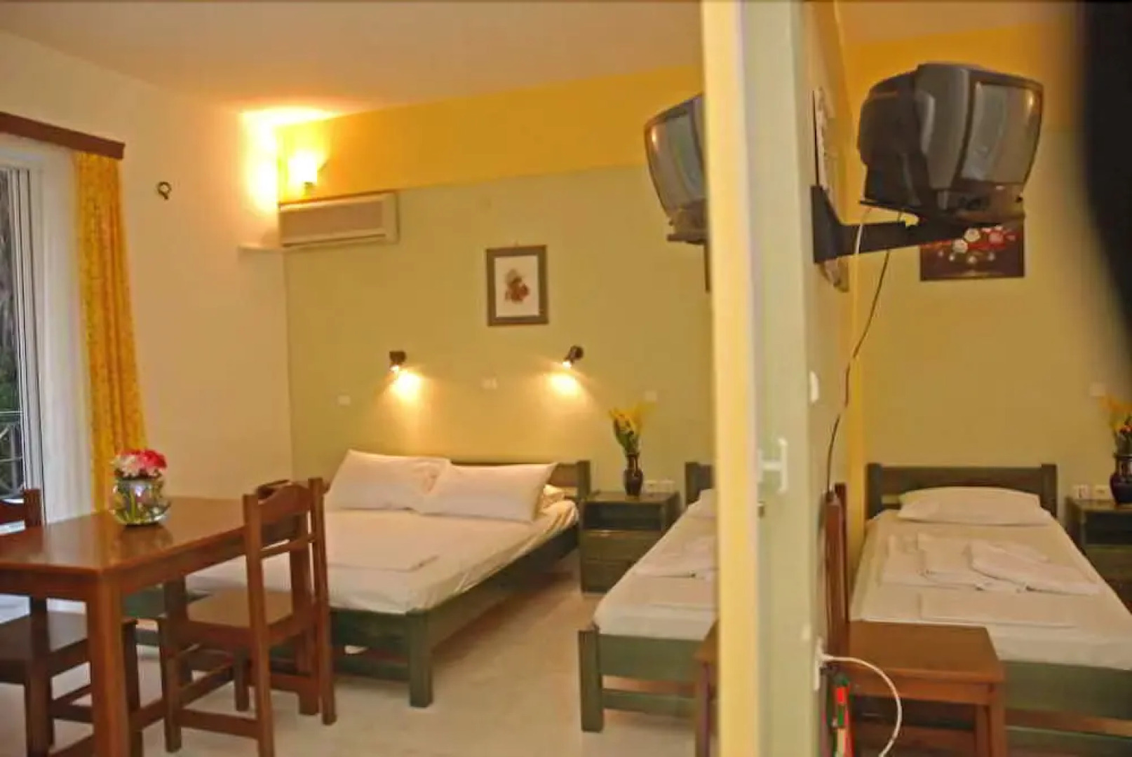 Areti-maria Apartments