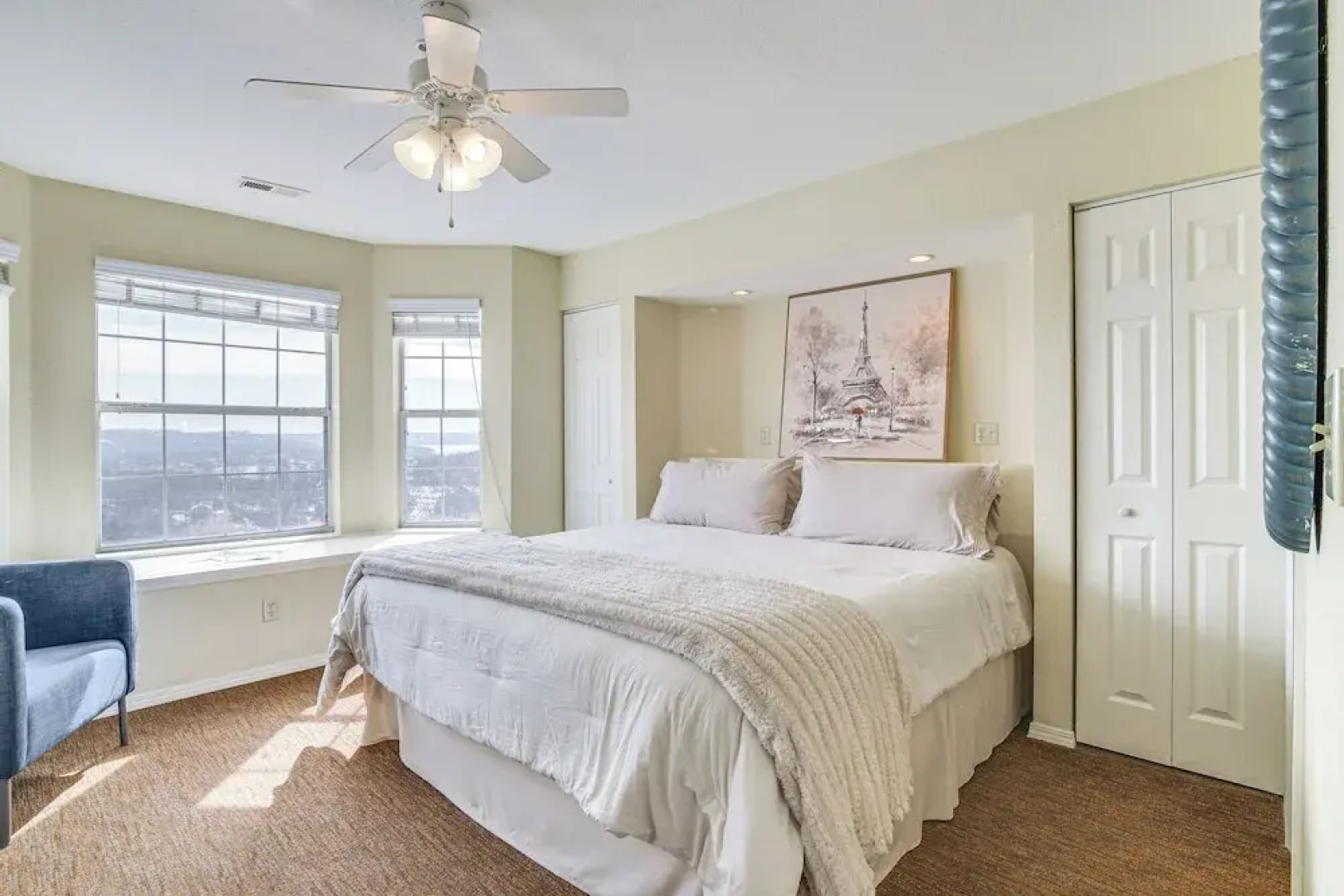 Resort Hot Tub Access! Table Rock Lake Condo