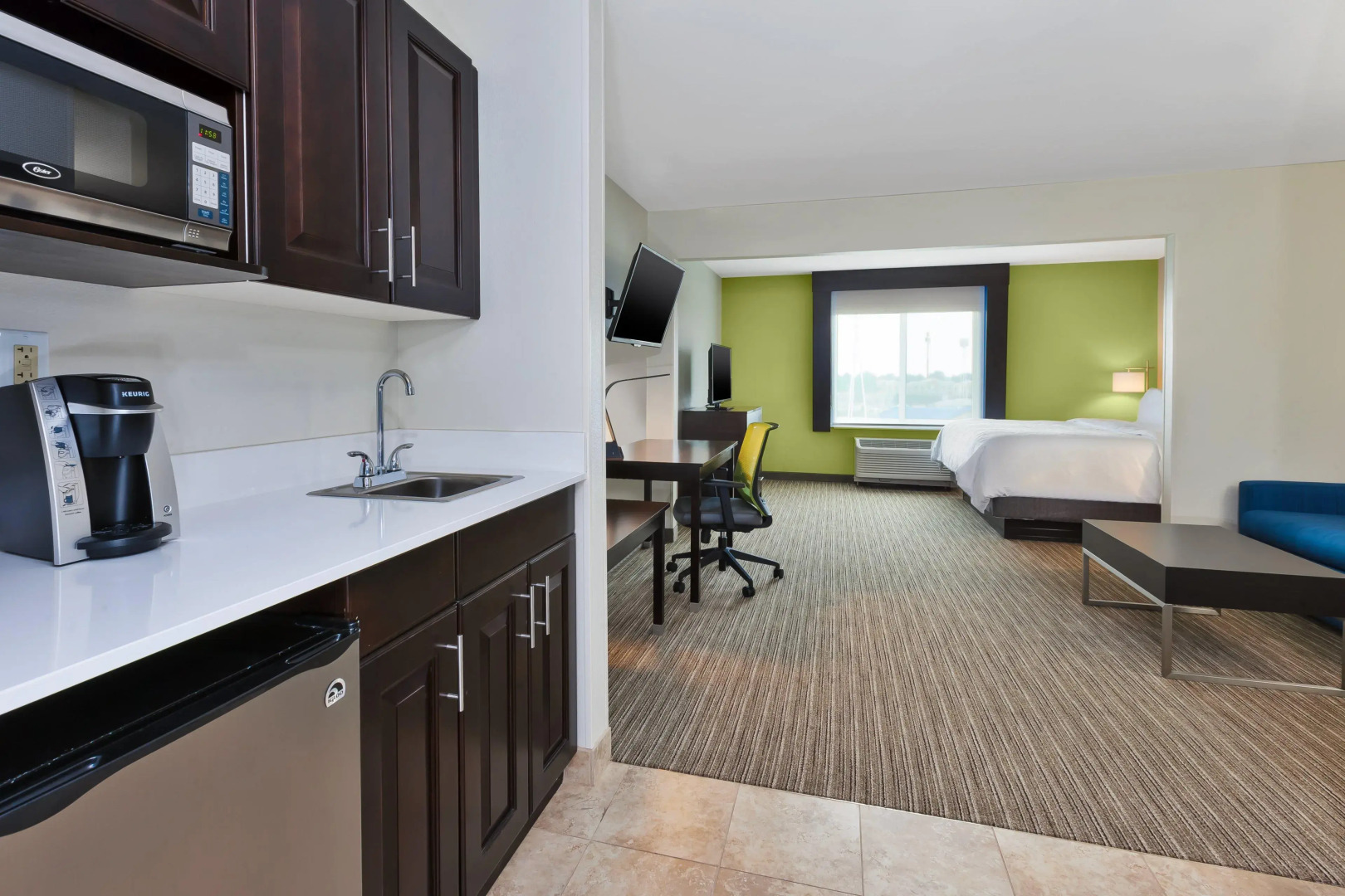 Holiday Inn Express & Suites Effingham by IHG