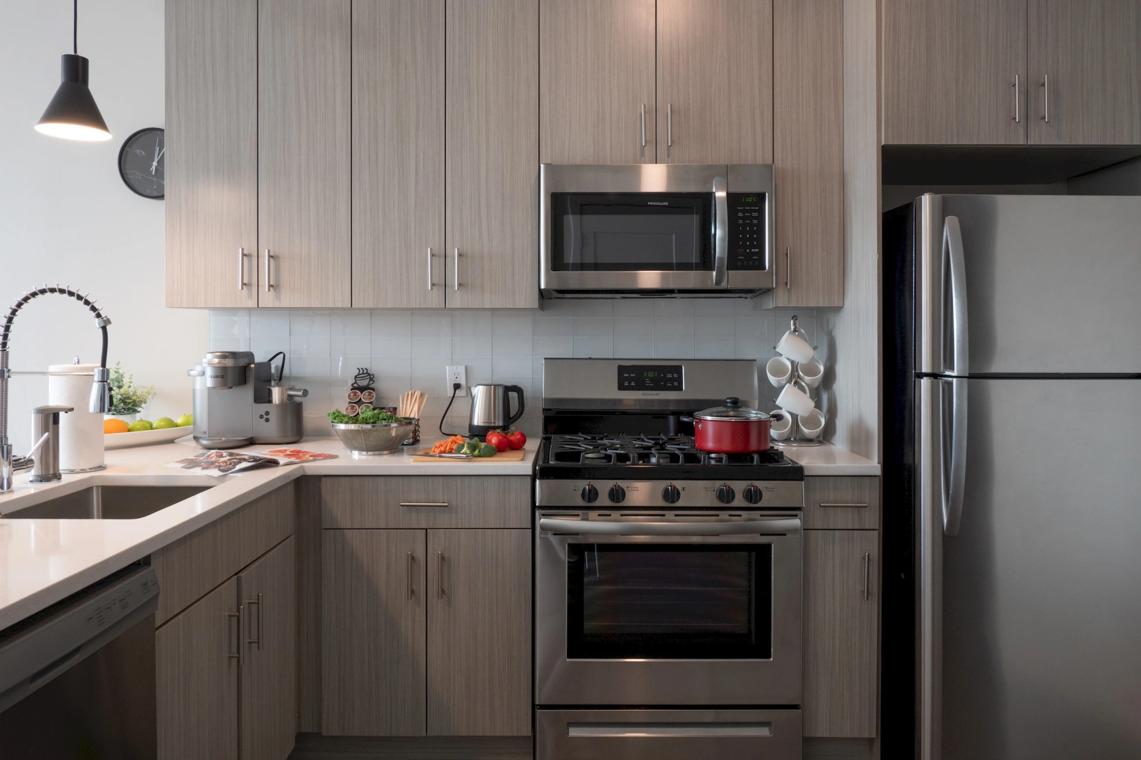 Luxurious 2BR - 2Bath W/ Gym | Downtown at Yale