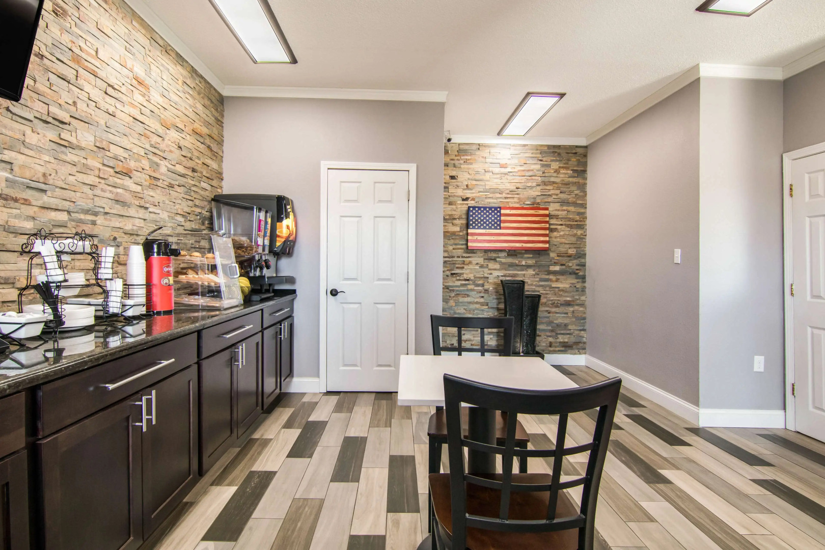 Super 8 by Wyndham Perry National Fairground Area I-75