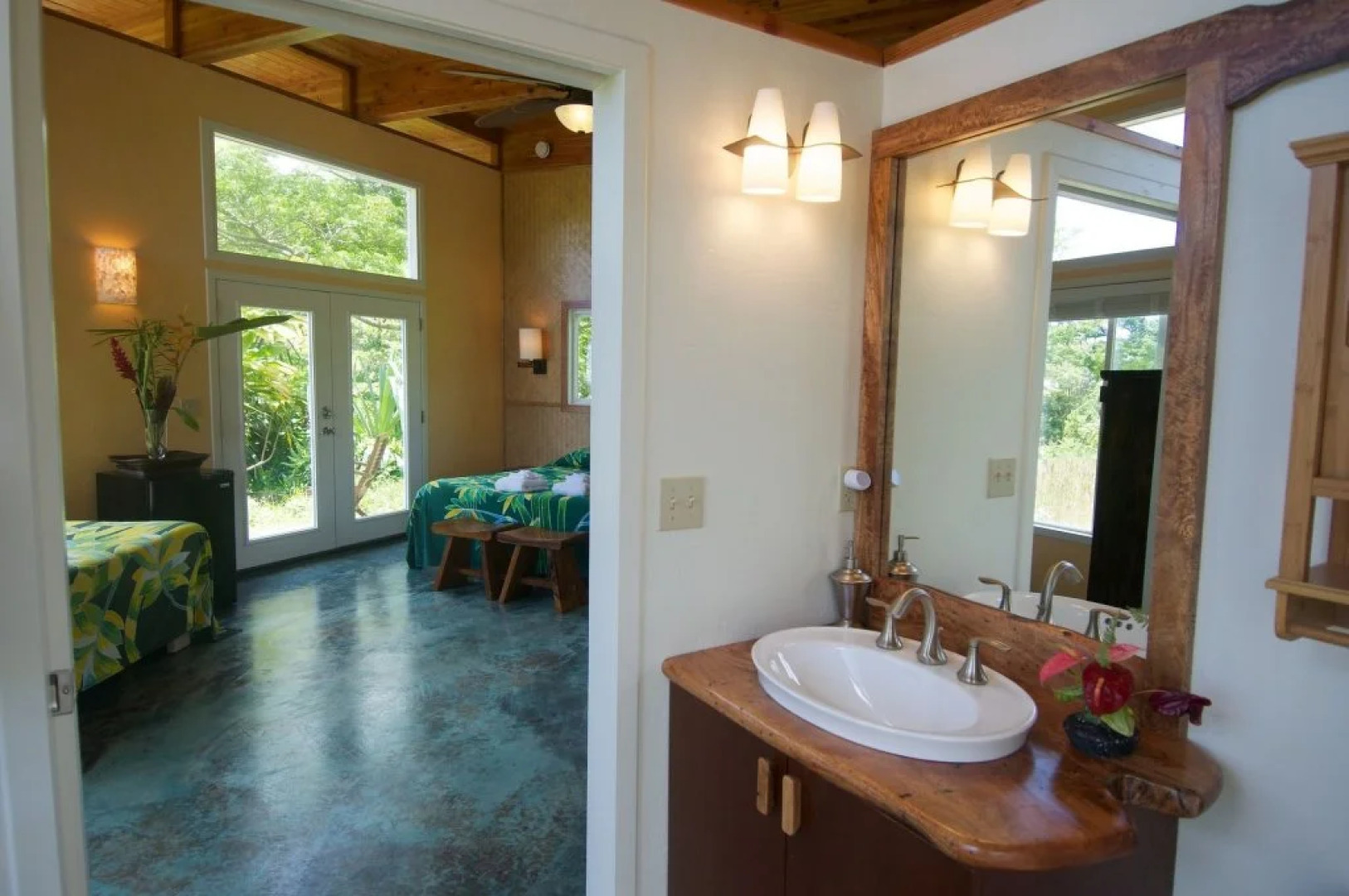 Kalani Oceanside Retreat