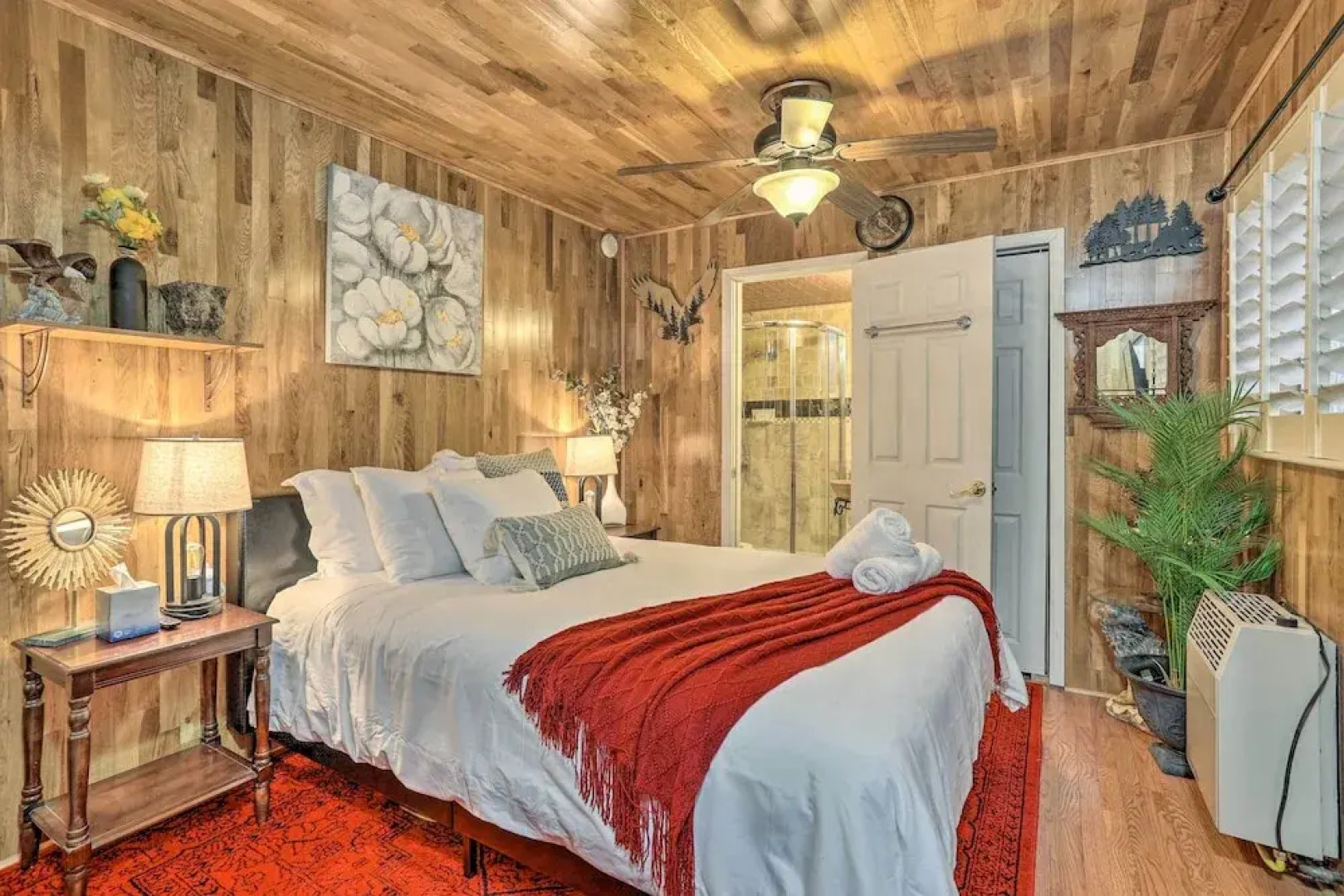 1 Mi to Lake Gregory: Boho Crestline Cabin