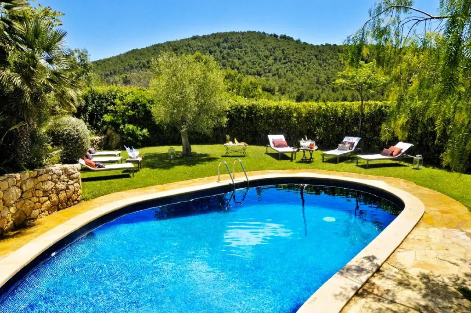 Masía Cal Simó Reservas de 1 a 4 burbujas de 6 pers de convivencia y extensivas