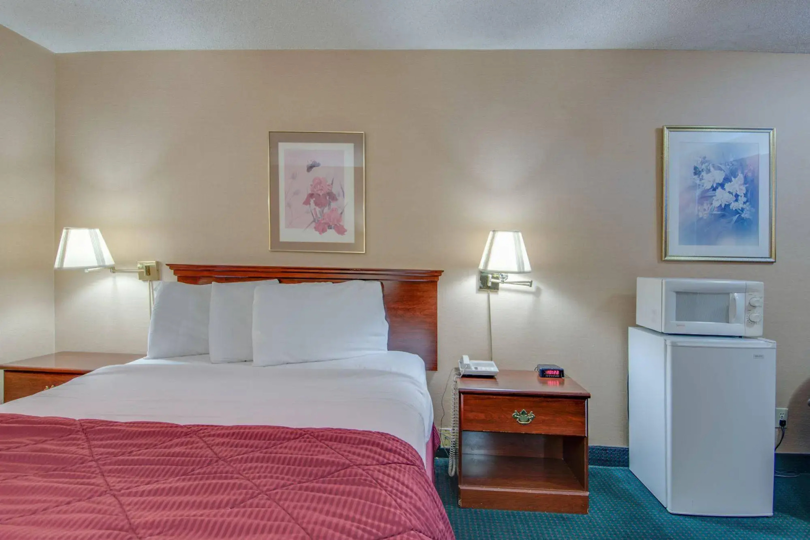 Howard Johnson Express Inn - Redding