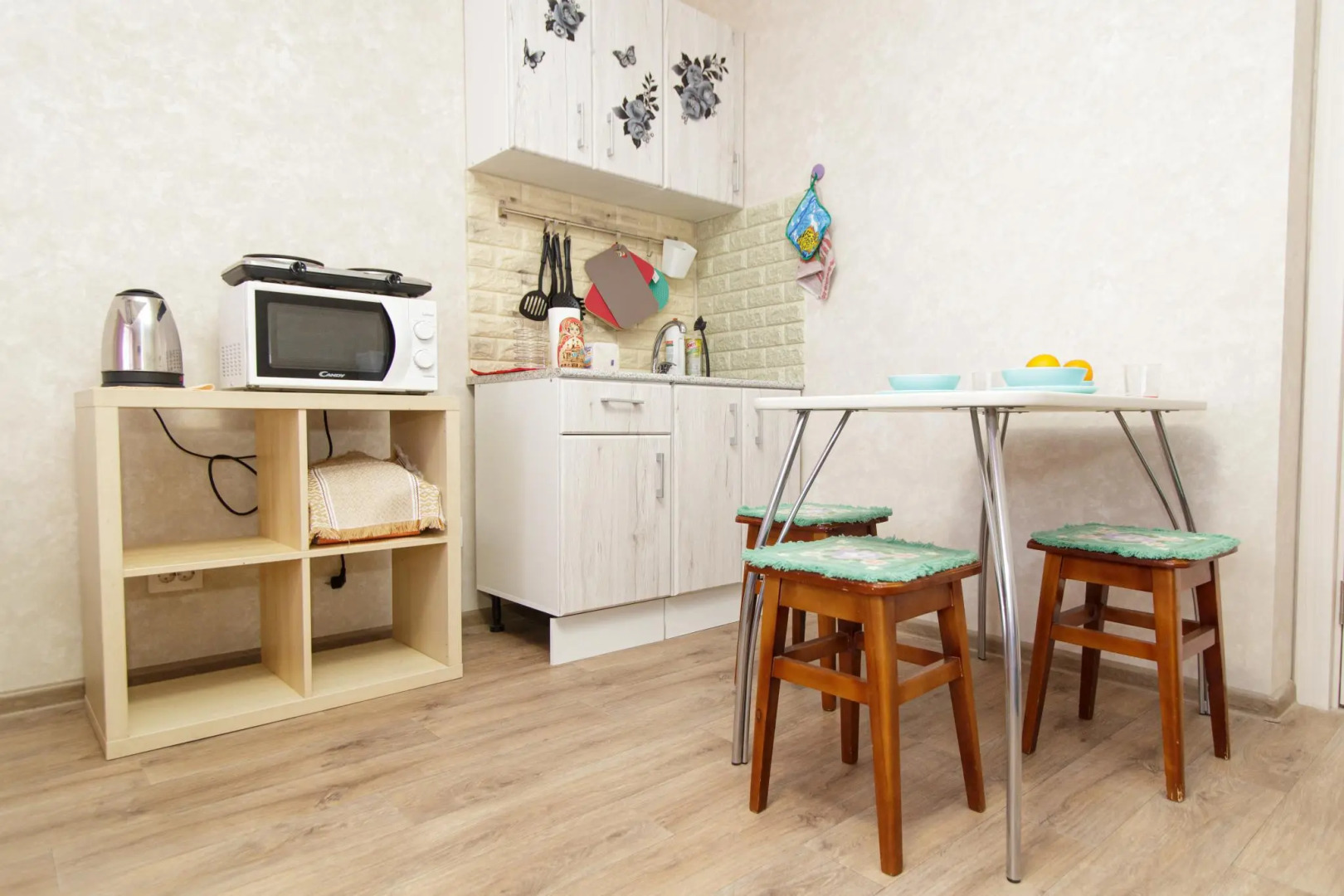 Ночка Сутки на улице Романтиков 11