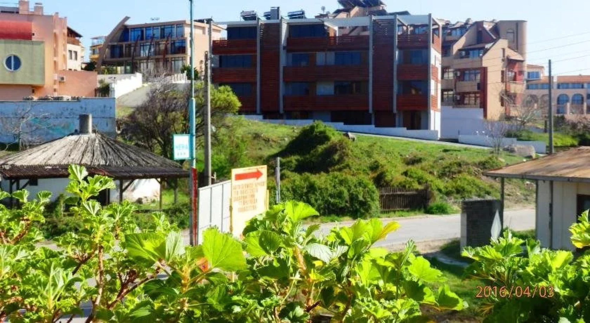 Lucky Beach Apartments