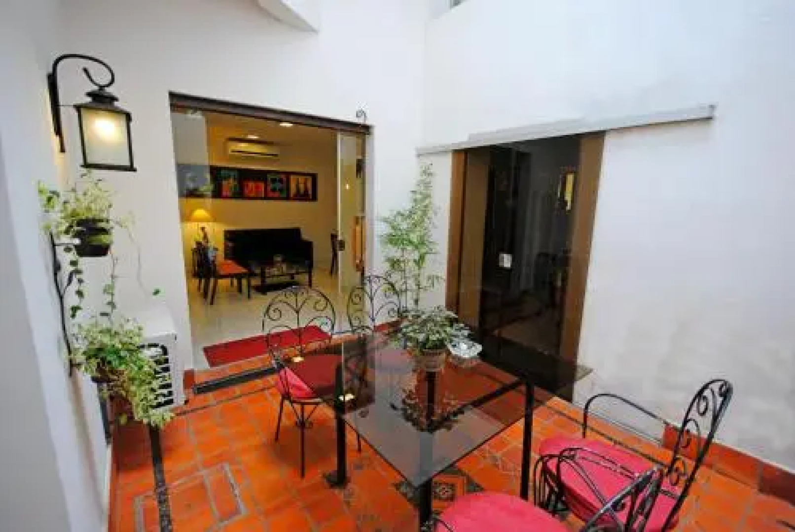 Giuseppe Hostal & Suites