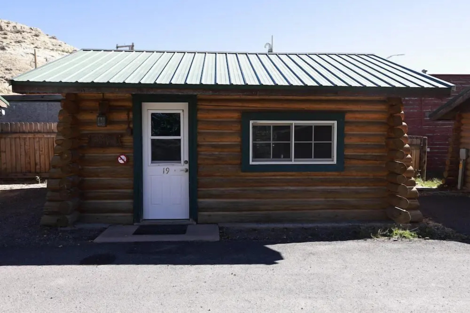 Twin Pines Lodge & Cabins
