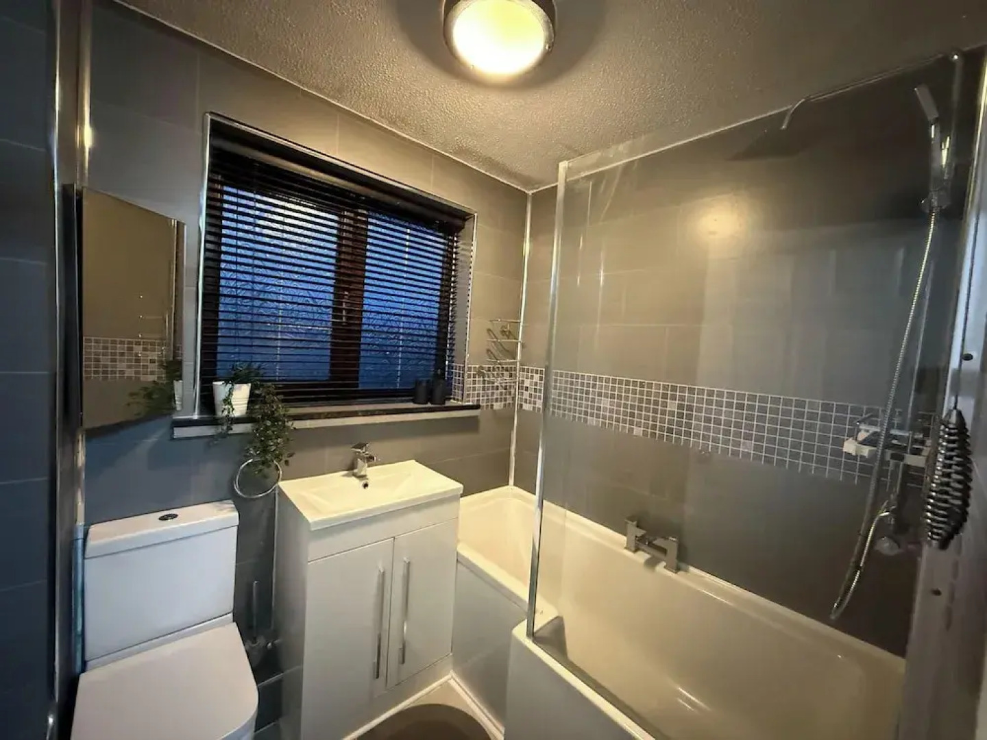 Cozy Retreat in Bridgend With 3 Bedrooms