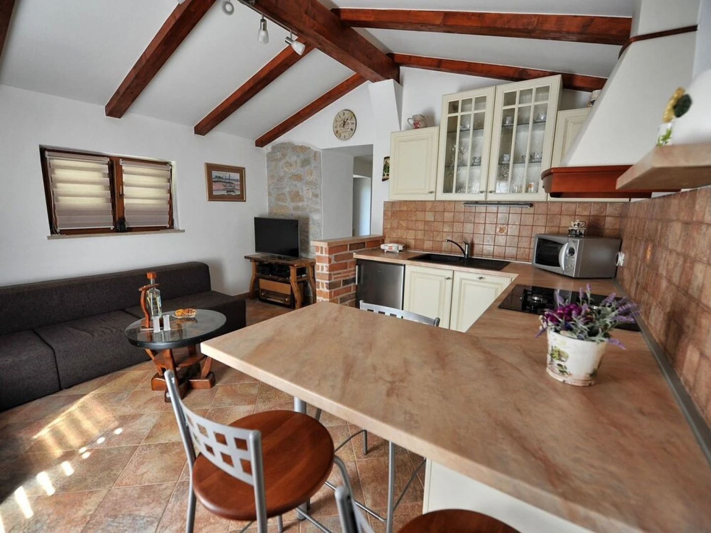 Modern Holiday Home With Covered Terrace and Private Garden