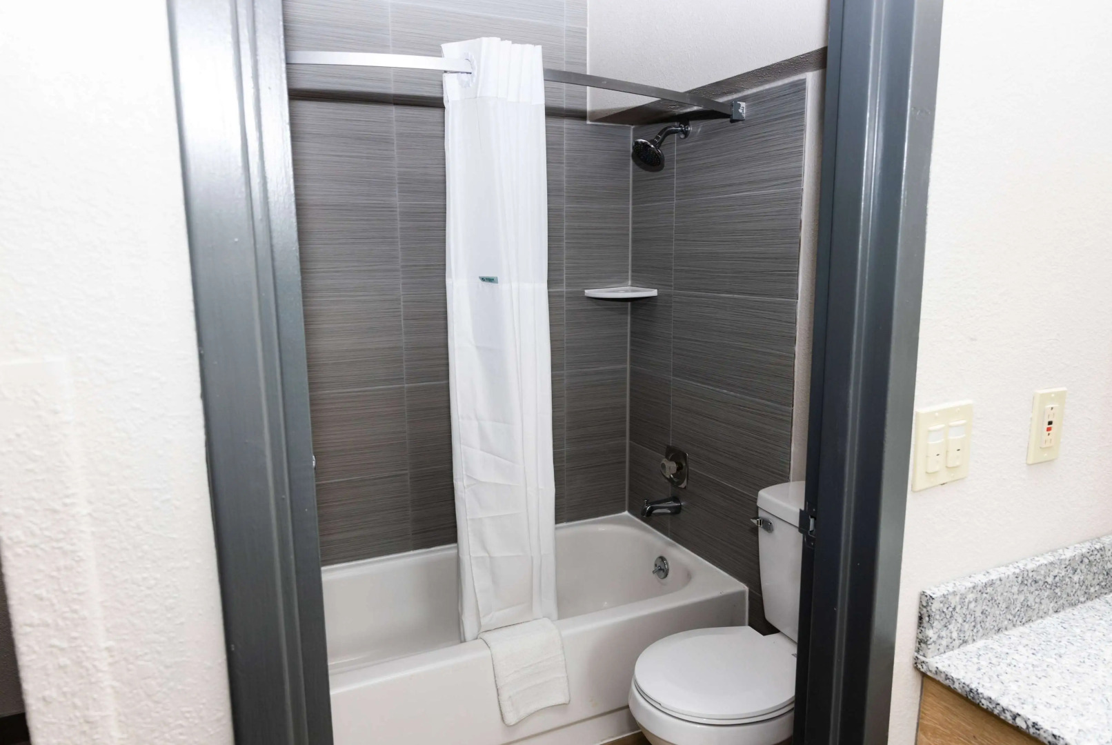 Days Inn by Wyndham Cincinnati East