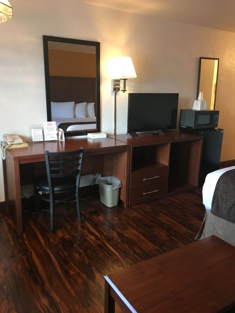 Red Carpet Inn Medford